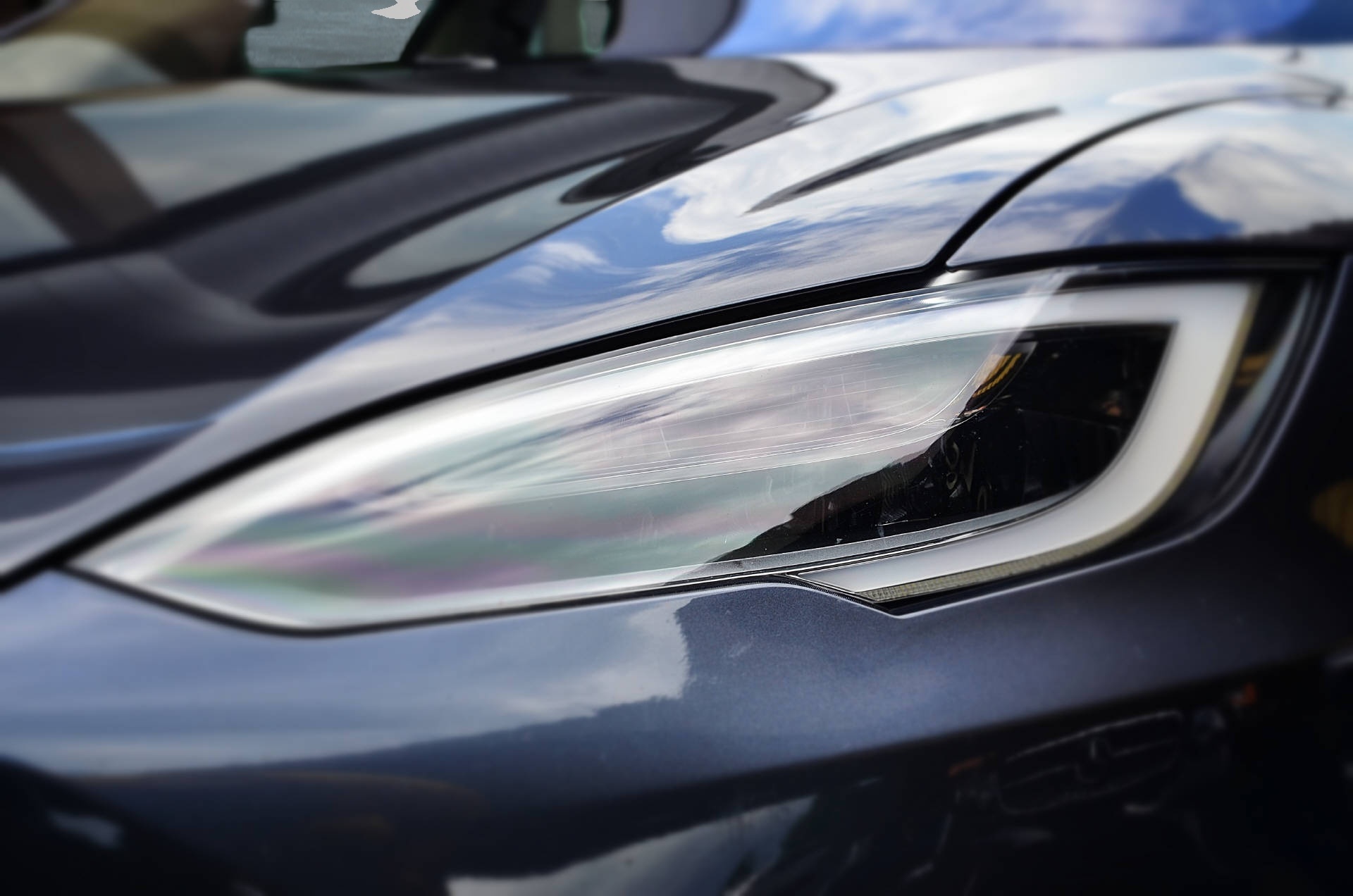 TESLA Model S 90 D Lifetime Free Supercharger-showroom-element-3
