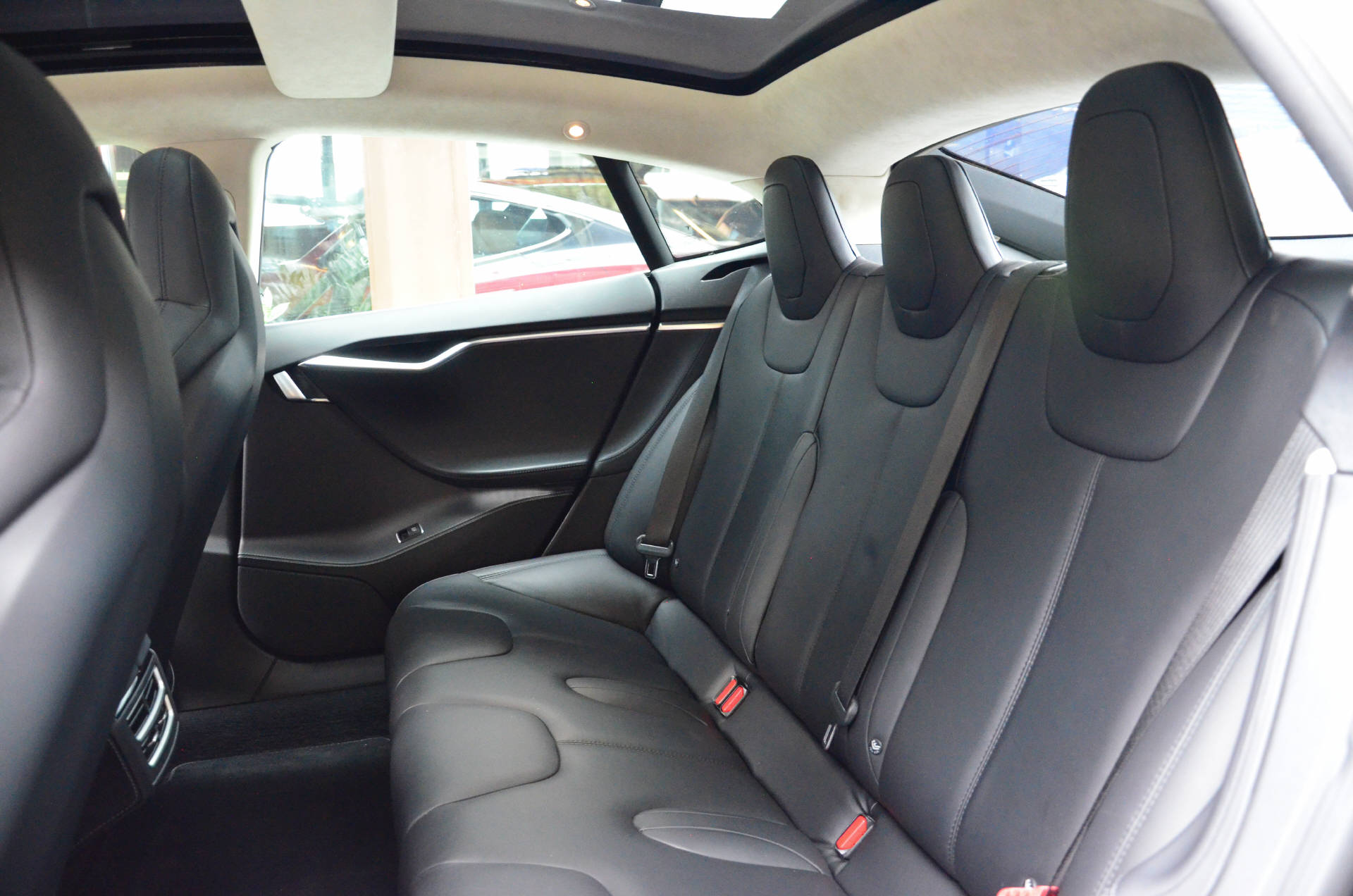 TESLA Model S 90 D Lifetime Free Supercharger-image-14