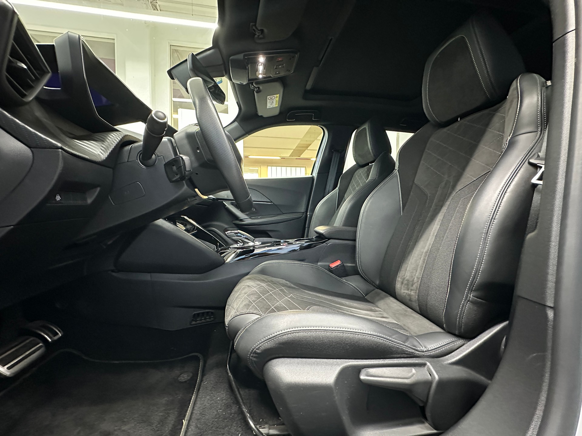 PEUGEOT 2008 e GT Pack-image-7