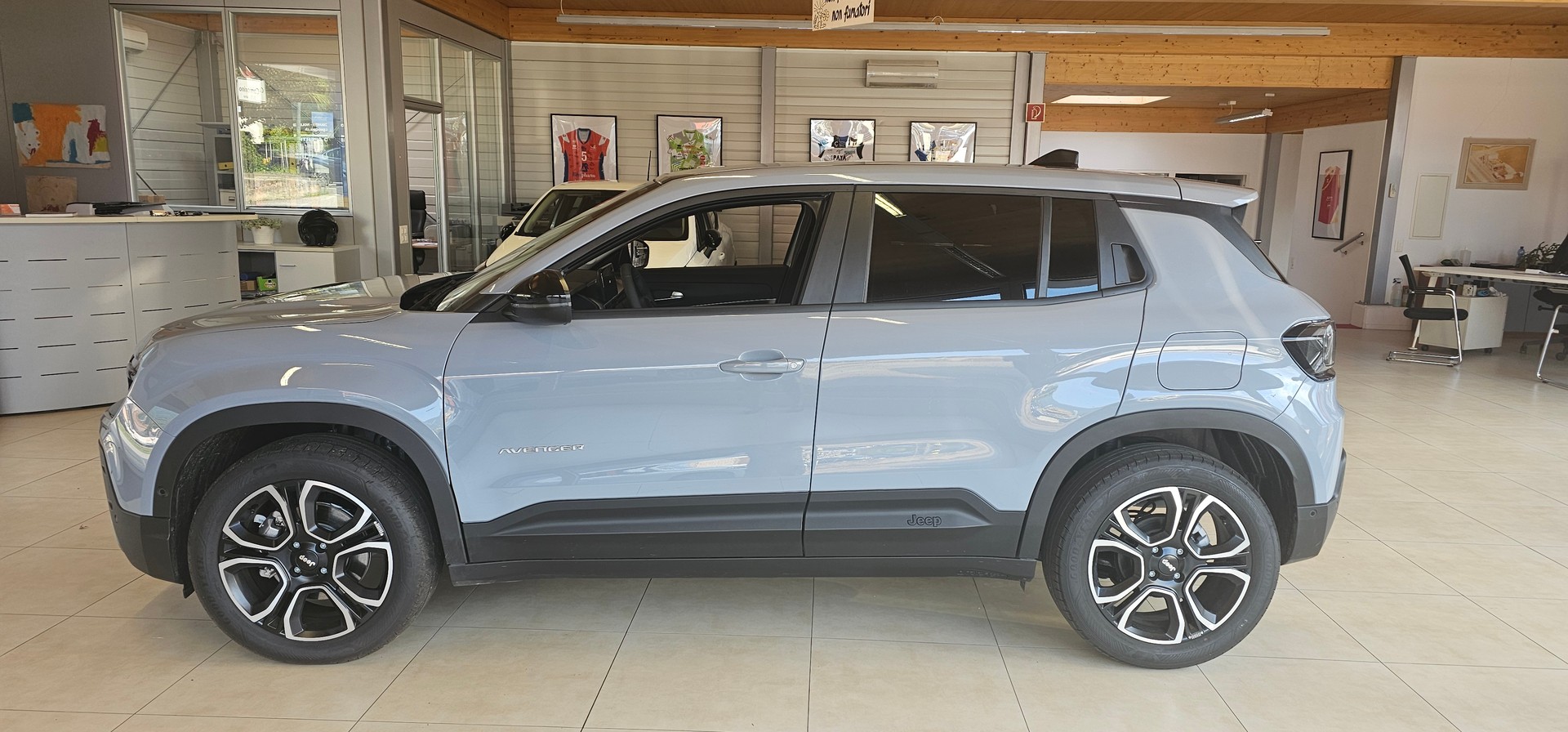 JEEP Avenger 1.2 Turbo MHEV Summit-image-5