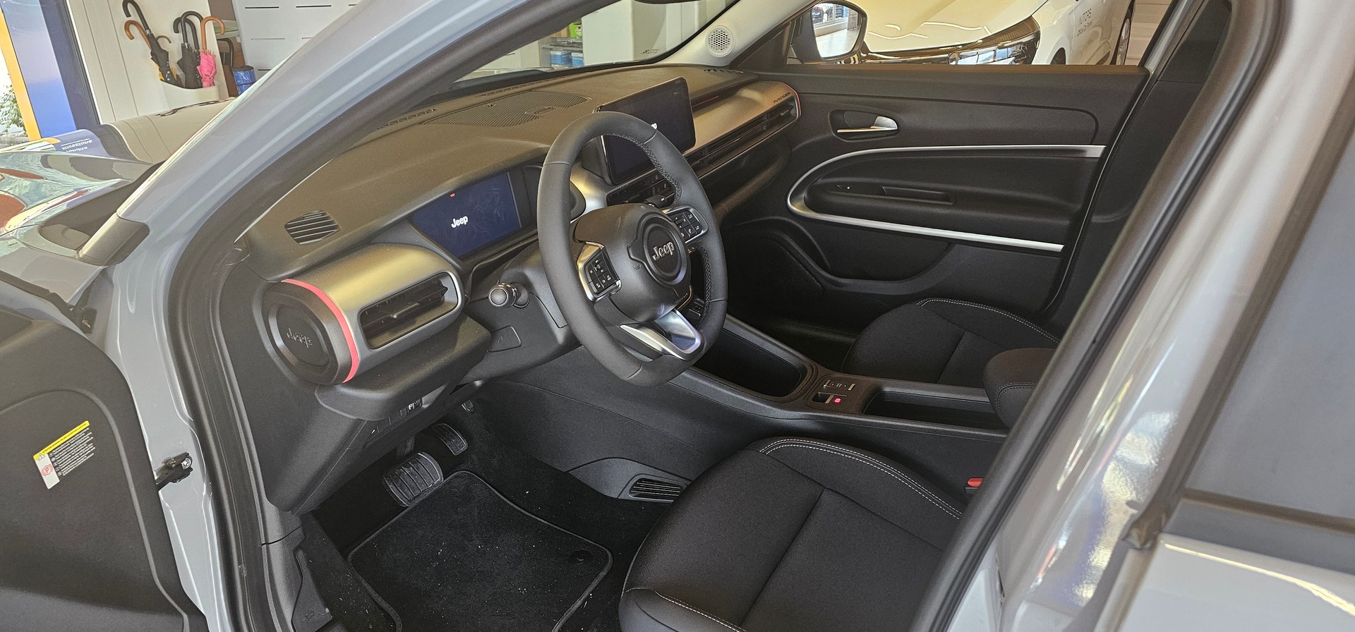 JEEP Avenger 1.2 Turbo MHEV Summit-image-6