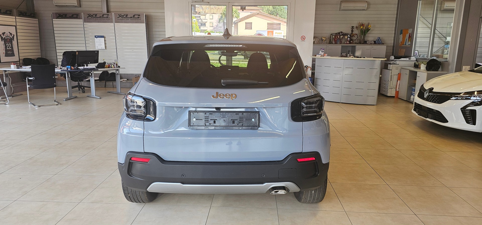 JEEP Avenger 1.2 Turbo MHEV Summit-image-4