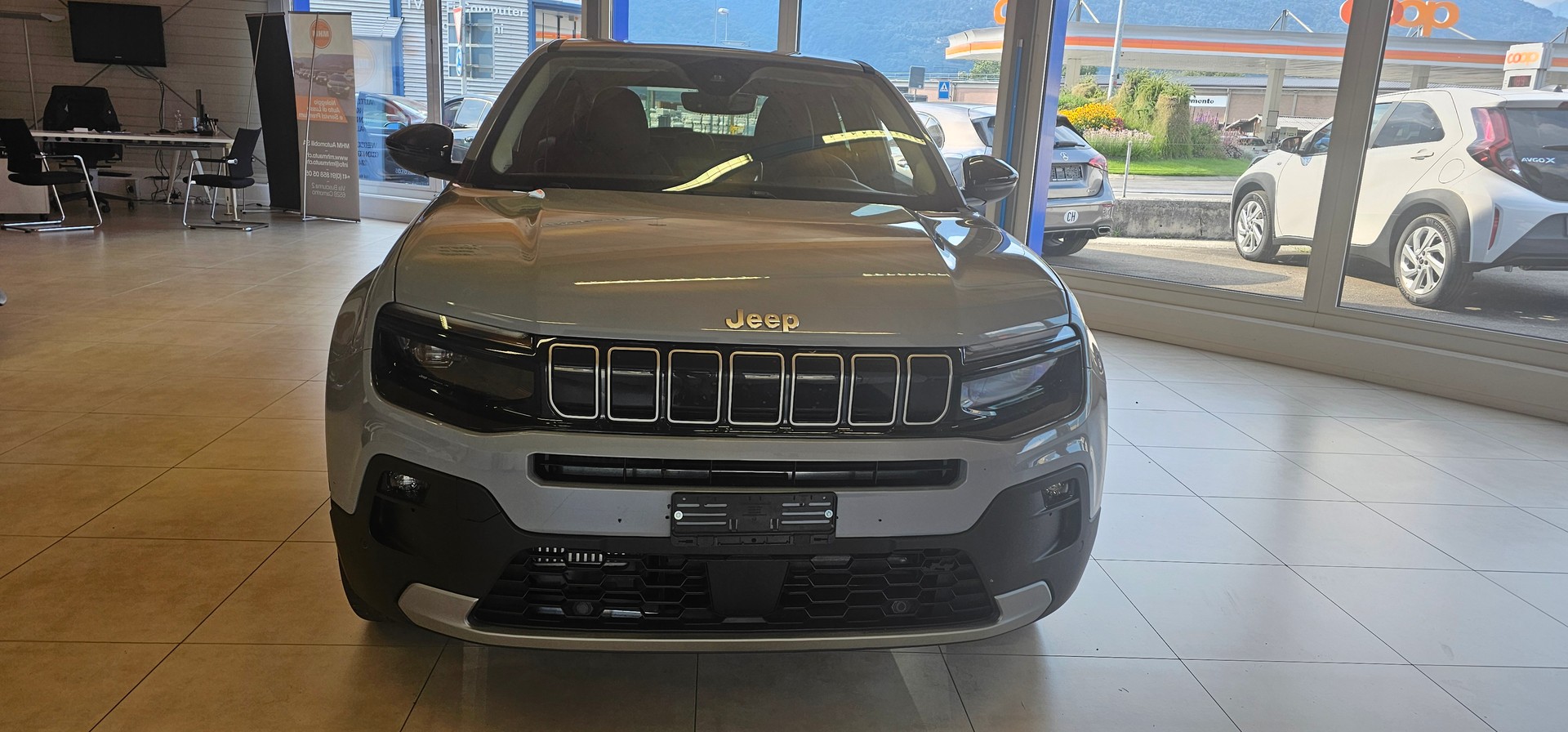JEEP Avenger 1.2 Turbo MHEV Summit-image-1