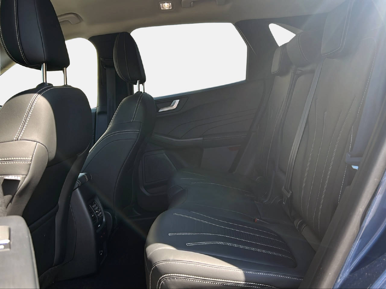 FORD Kuga 2.5 Hybrid Vignale 4x4-image-12