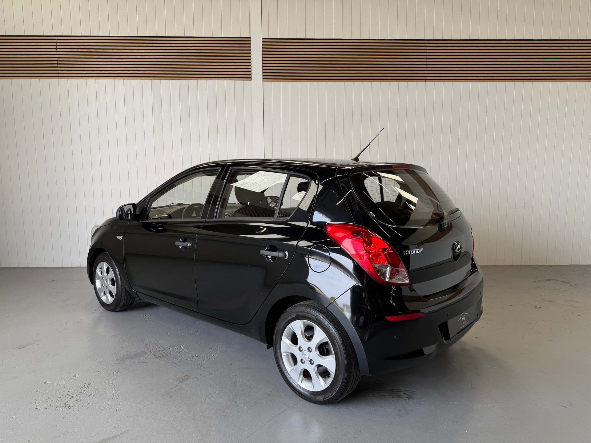 HYUNDAI i20 1.4 Automatic-image-2