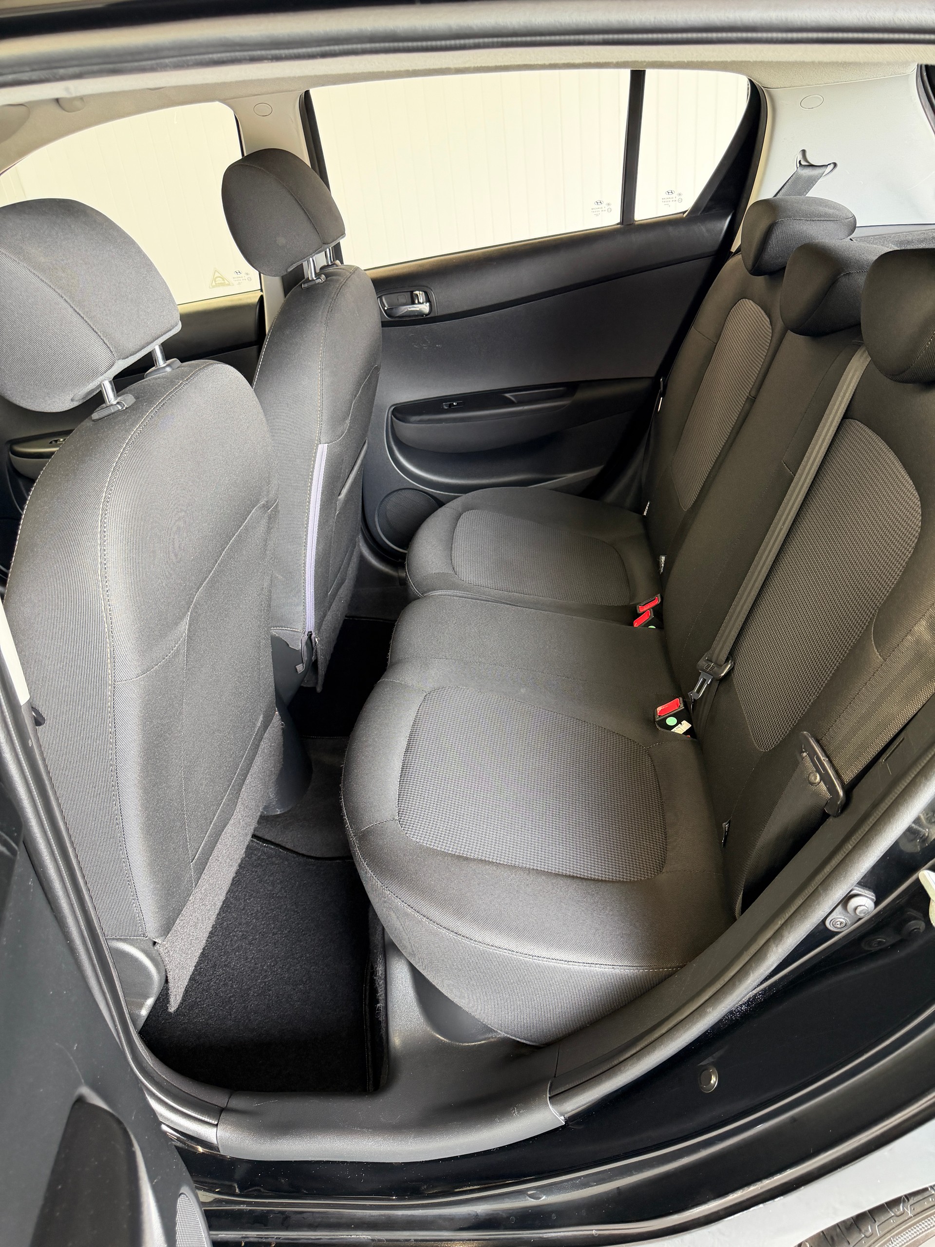 HYUNDAI i20 1.4 Automatic-image-11