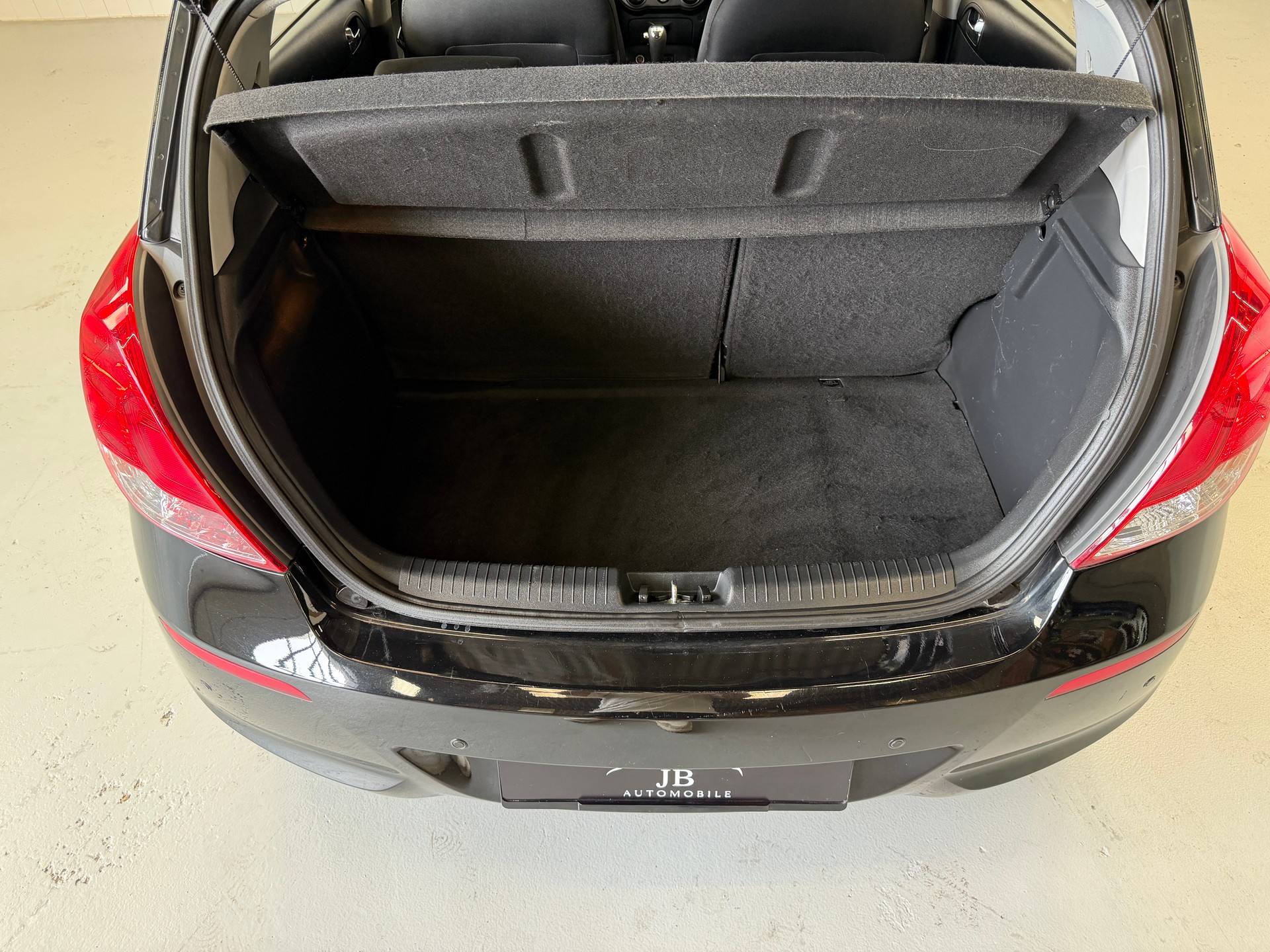 HYUNDAI i20 1.4 Automatic-image-12