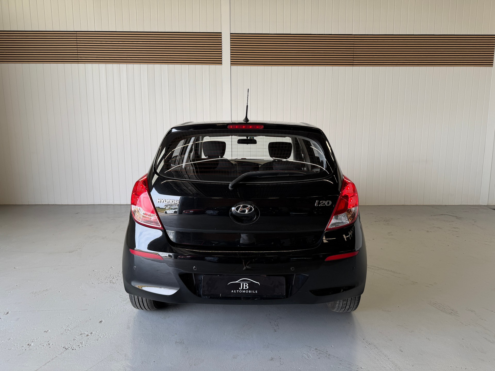 HYUNDAI i20 1.4 Automatic-image-3