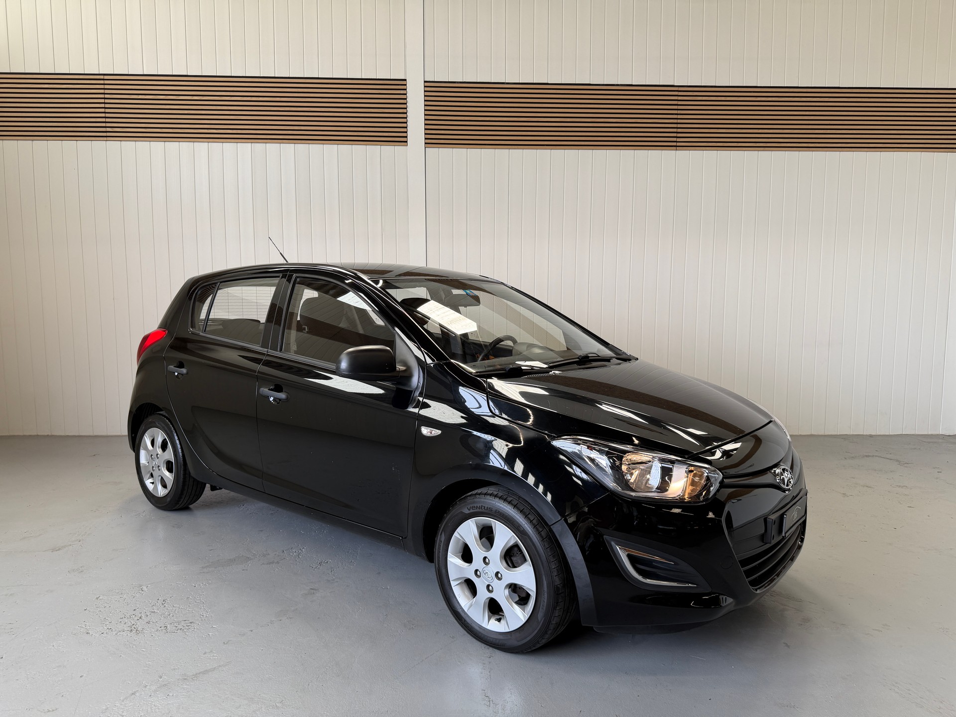 HYUNDAI i20 1.4 Automatic-image-6