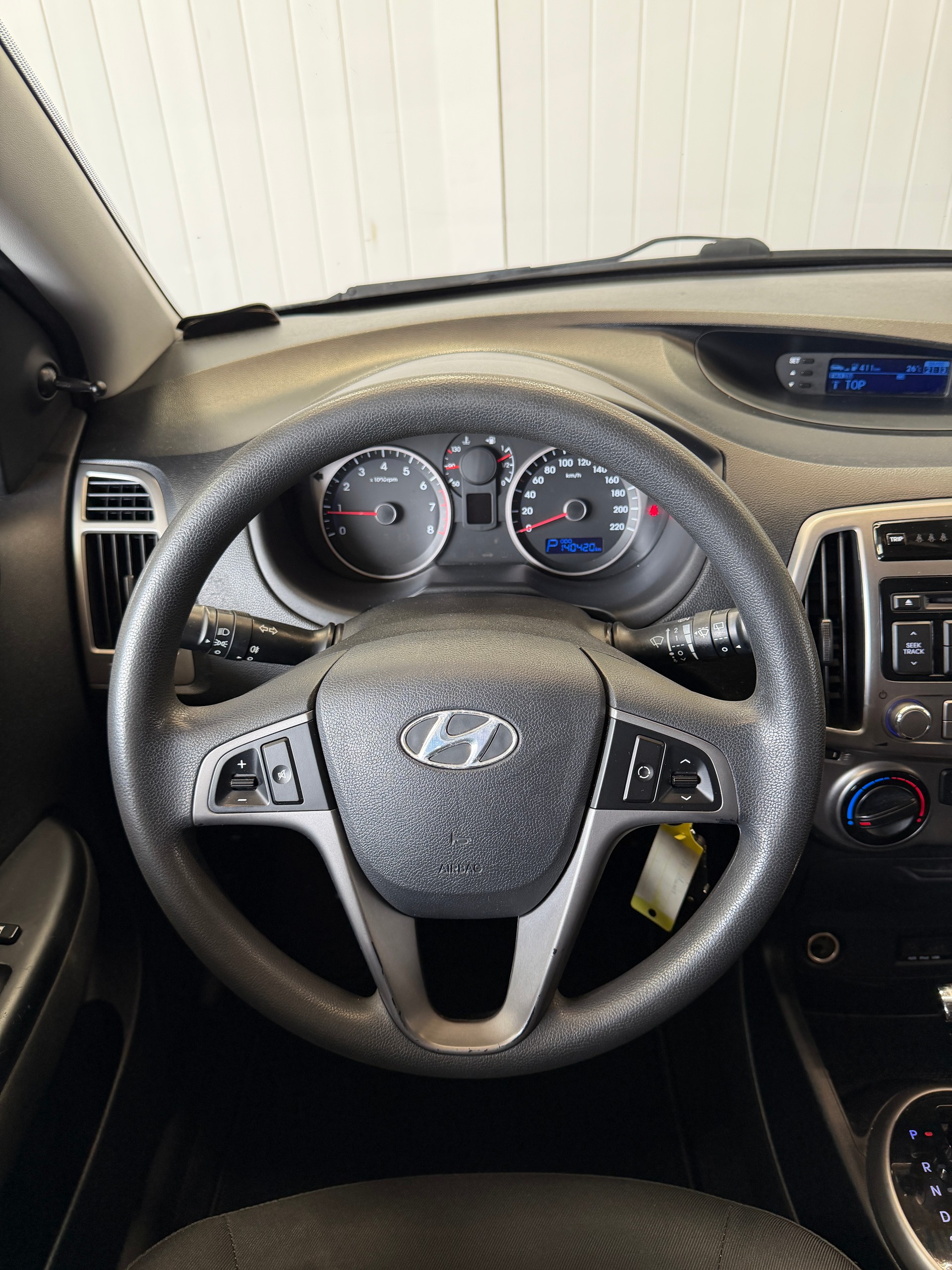 HYUNDAI i20 1.4 Automatic-image-13