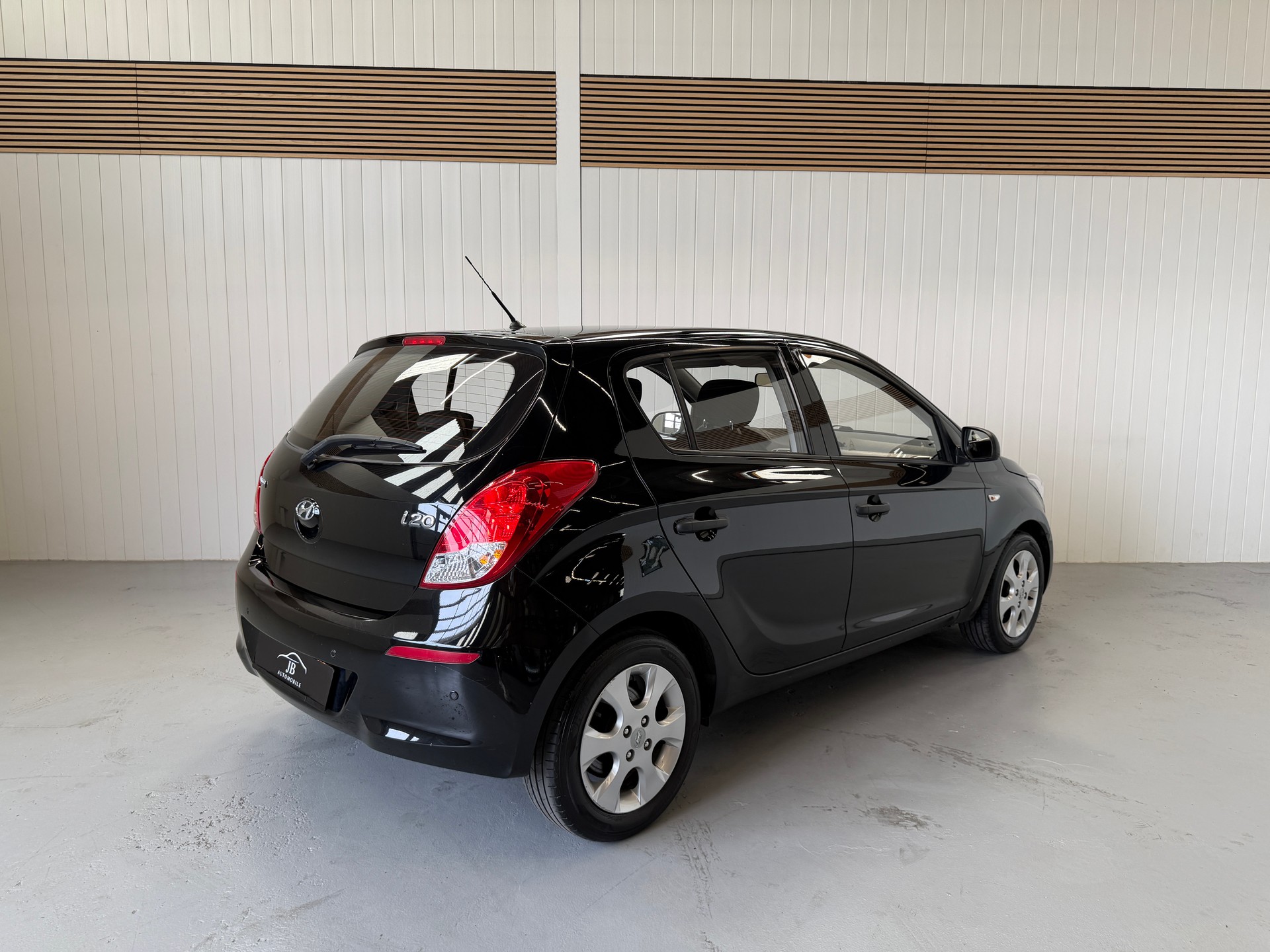 HYUNDAI i20 1.4 Automatic-image-4