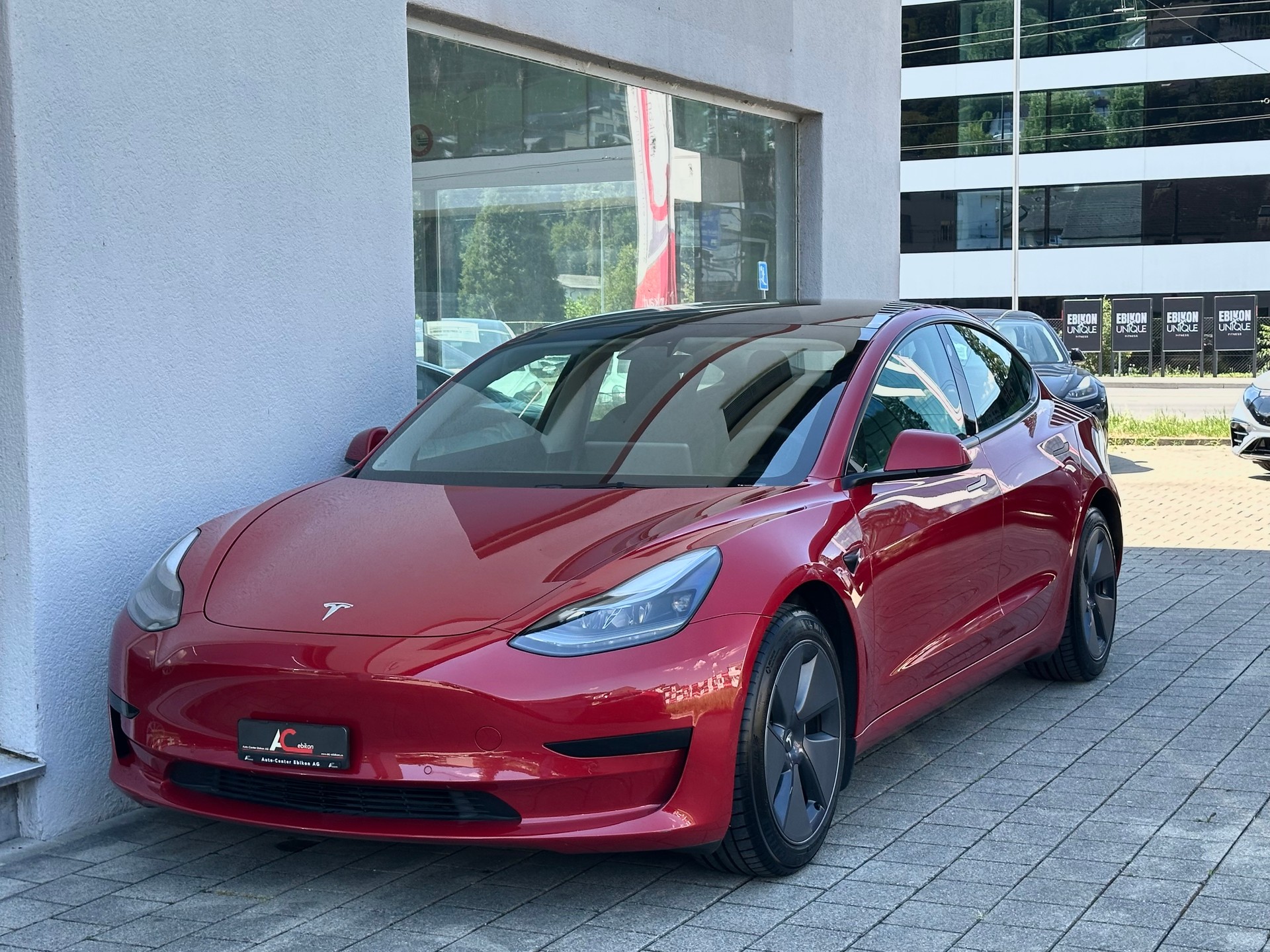 TESLA Model 3-image-0