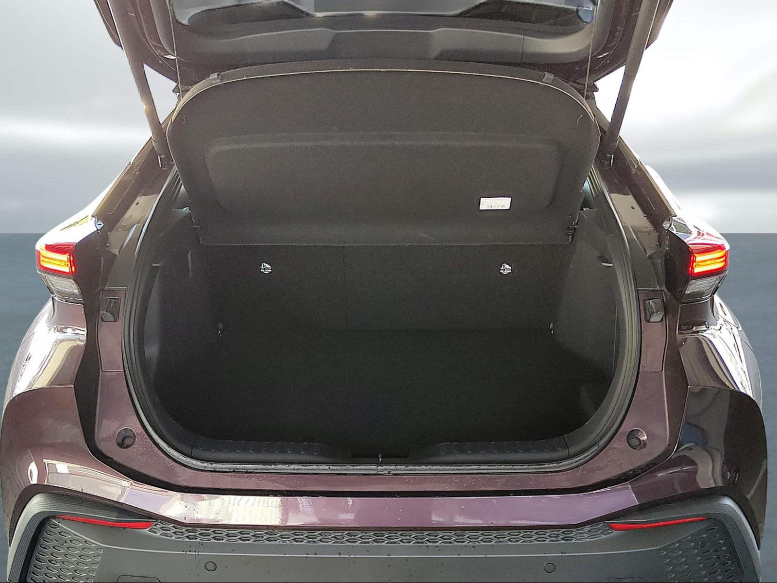 TOYOTA C-HR 2.0 PHEV Trend-image-11