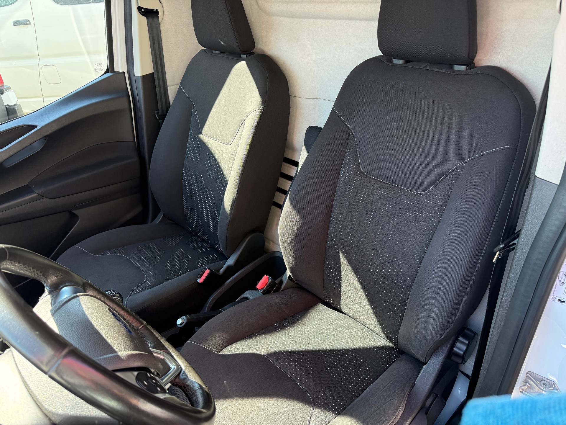 FORD Transit Courier Van 1.5 TDCi Trend-image-4