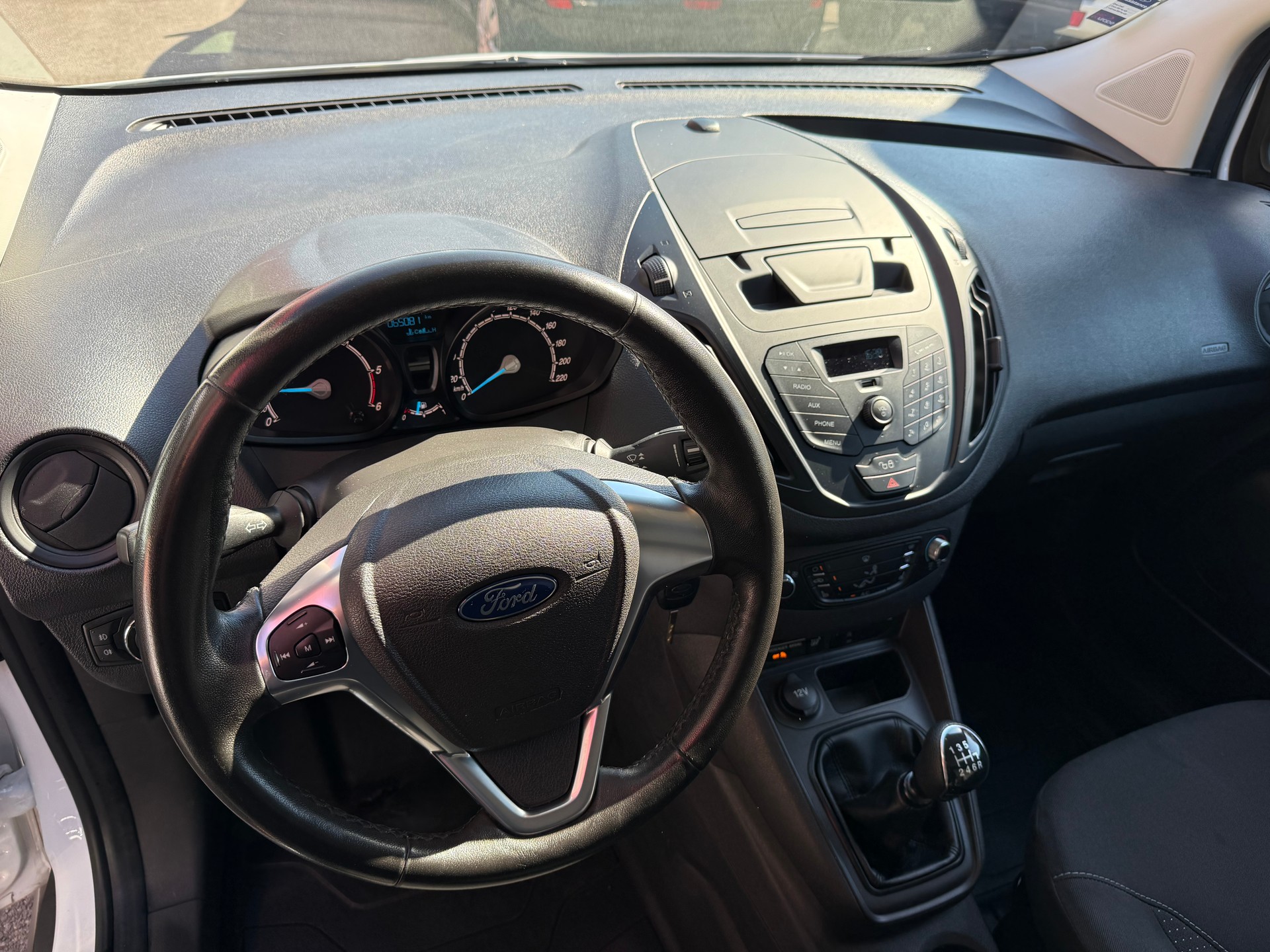 FORD Transit Courier Van 1.5 TDCi Trend-image-3
