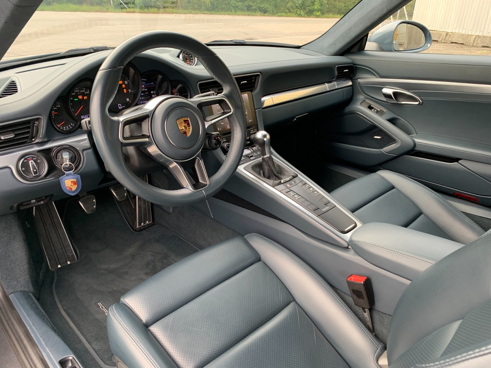 PORSCHE 3.0 Carrera-image-4