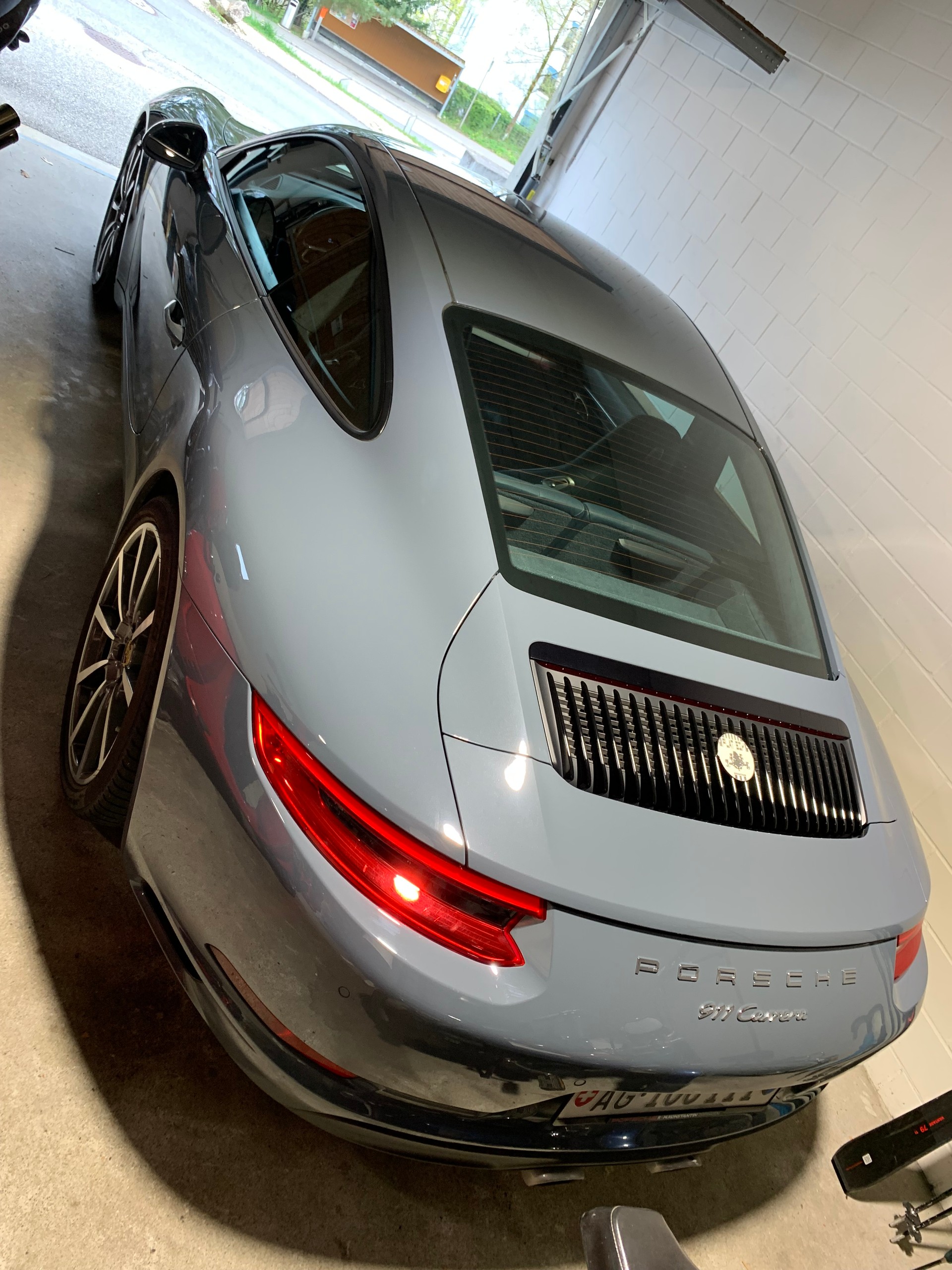 PORSCHE 3.0 Carrera-image-2
