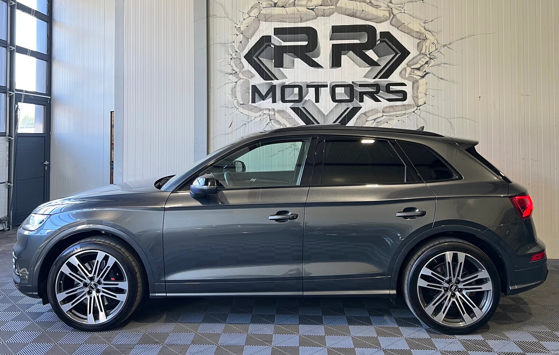 AUDI SQ5 TDI quattro tiptronic-image-1