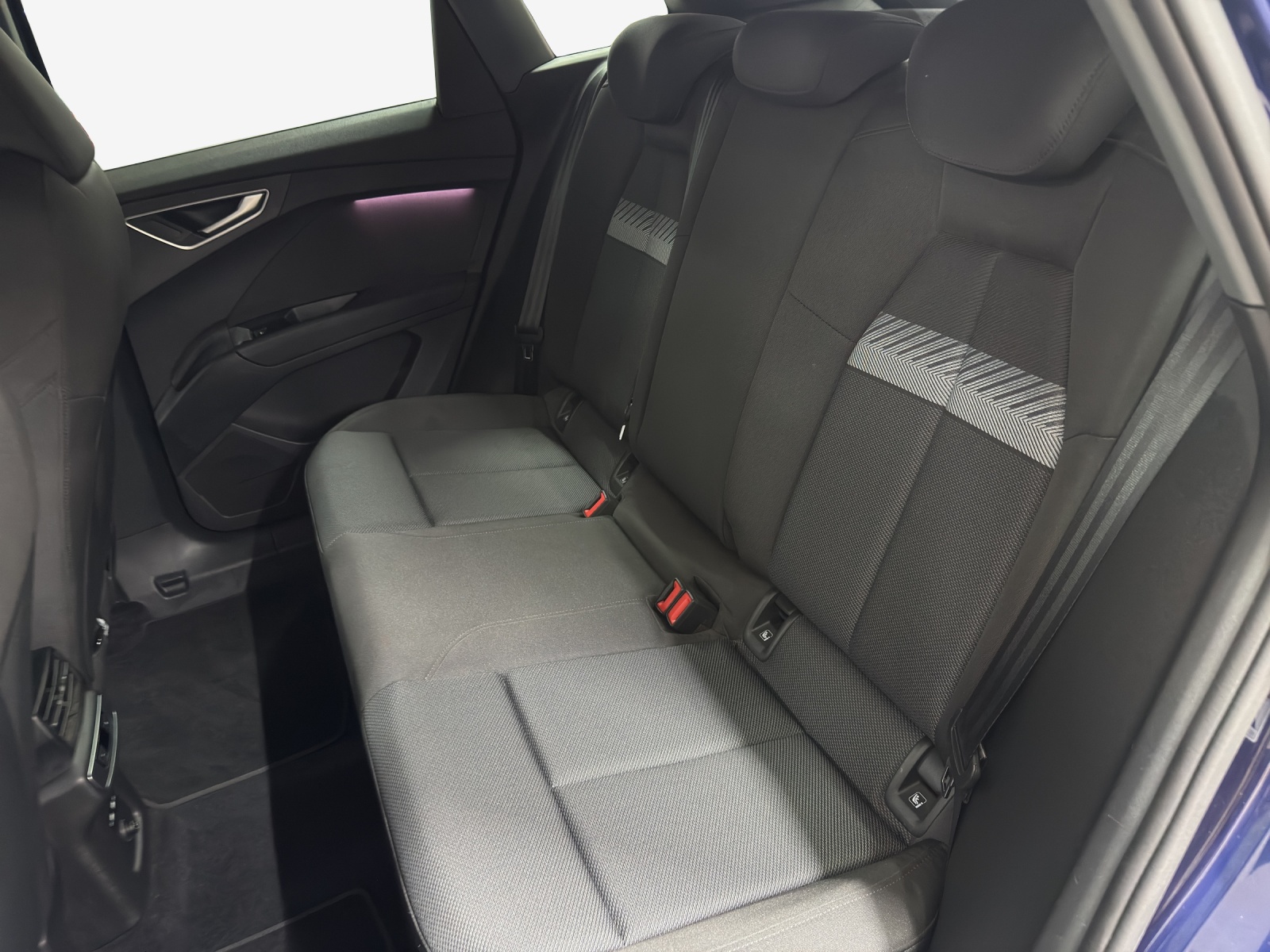 AUDI Q4 e-tron 45 quattro-image-11