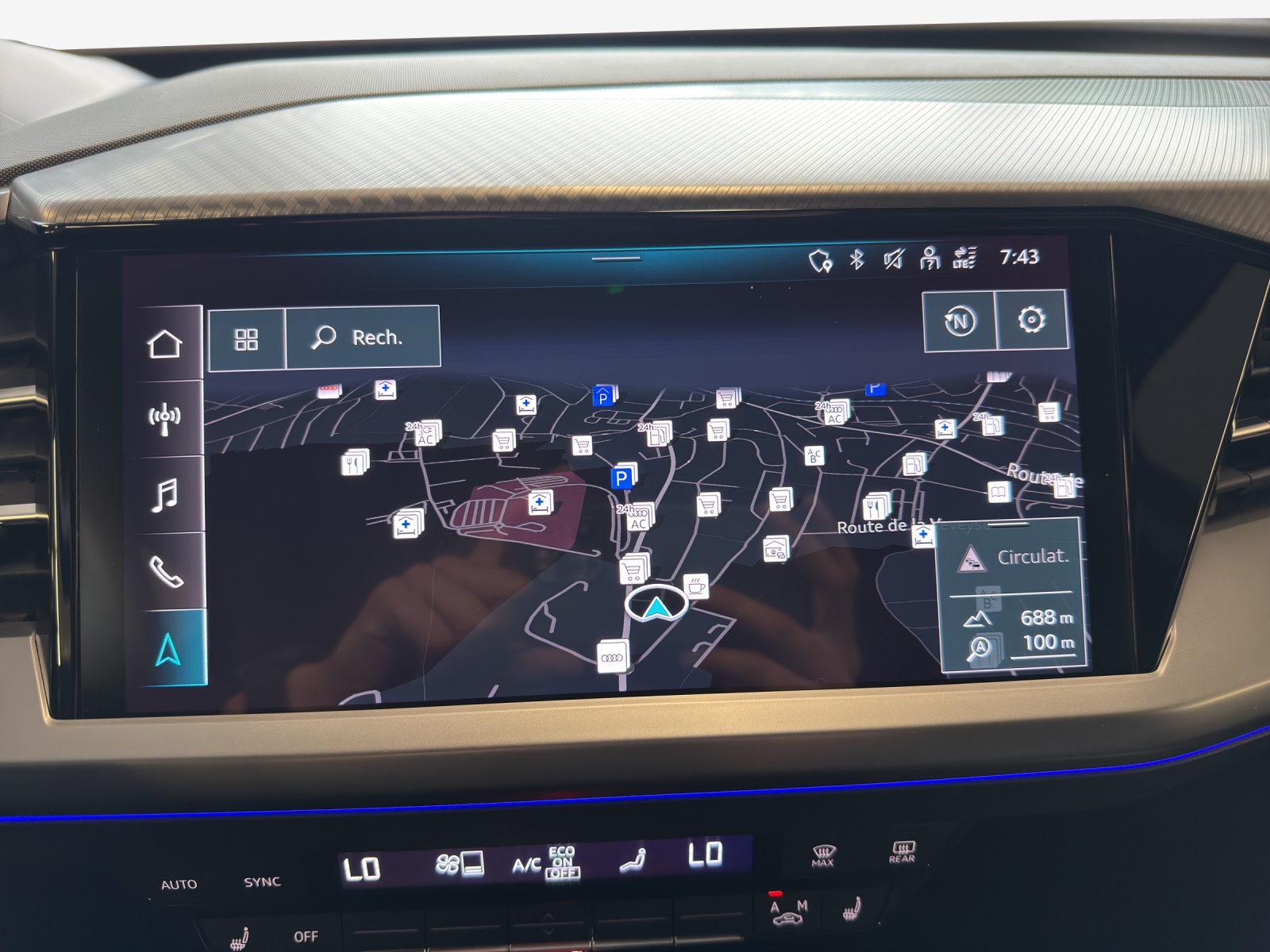 AUDI Q4 e-tron 45 quattro-image-14