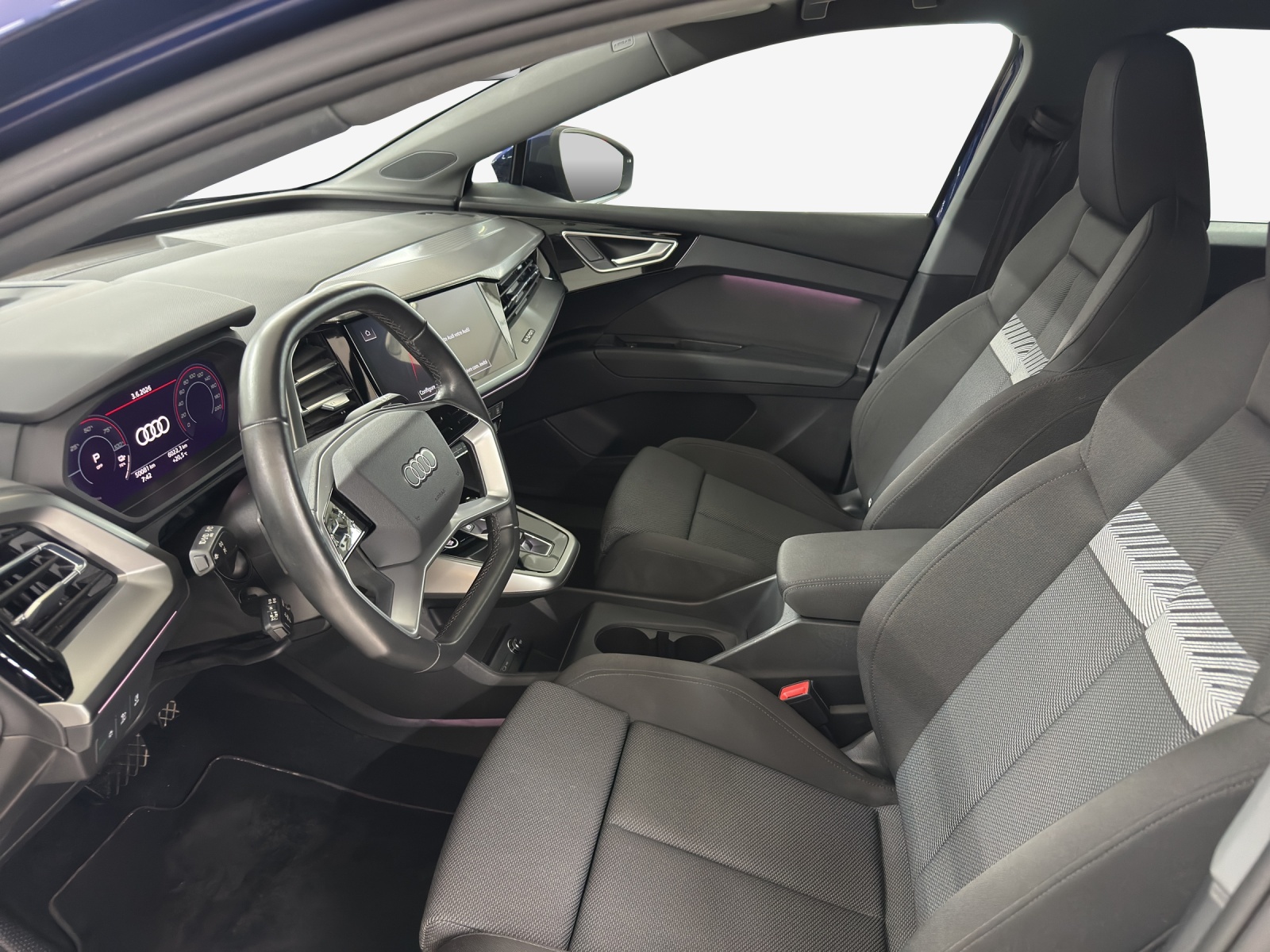 AUDI Q4 e-tron 45 quattro-image-7