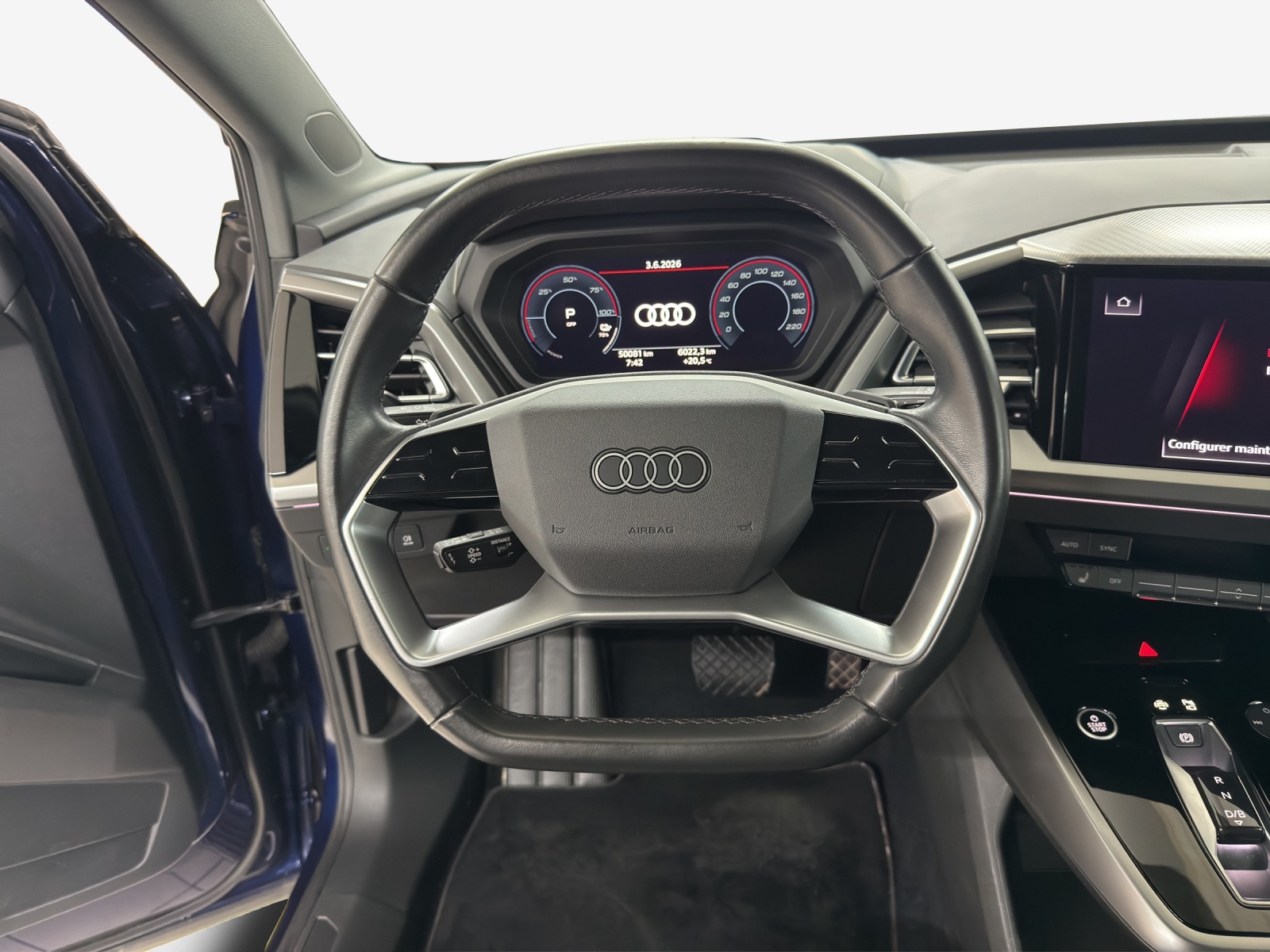 AUDI Q4 e-tron 45 quattro-image-9