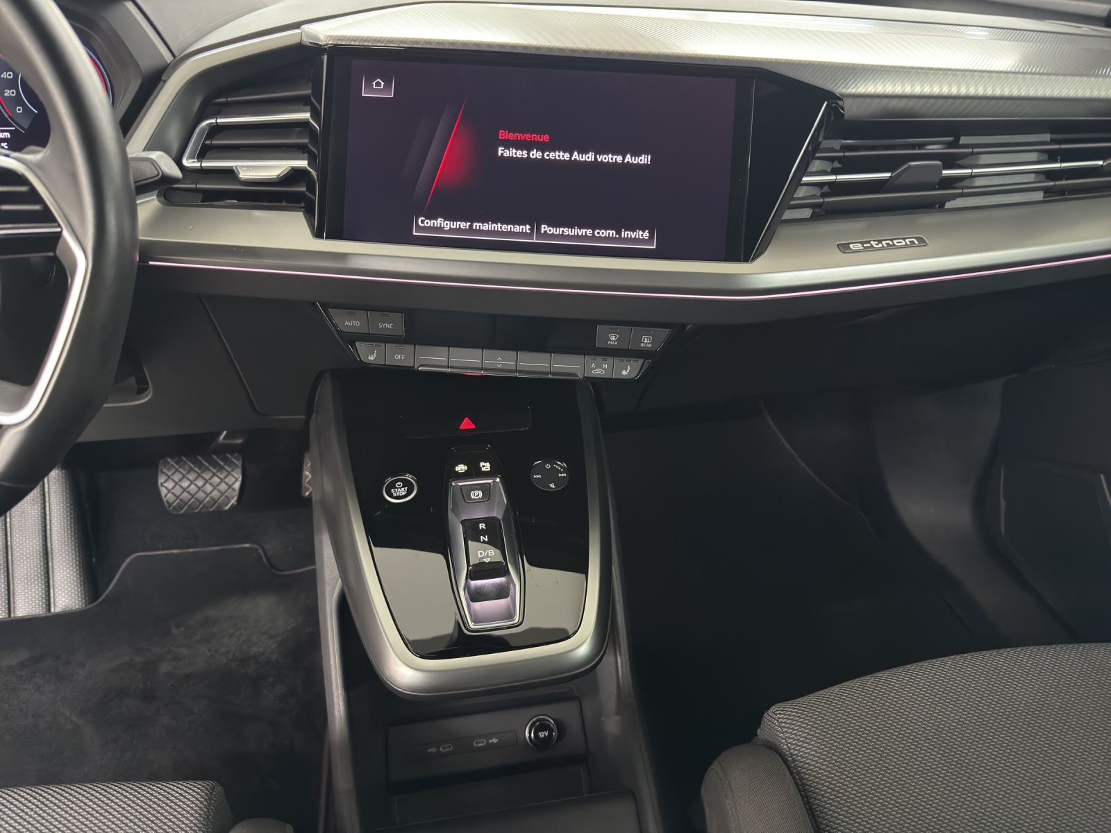 AUDI Q4 e-tron 45 quattro-image-10