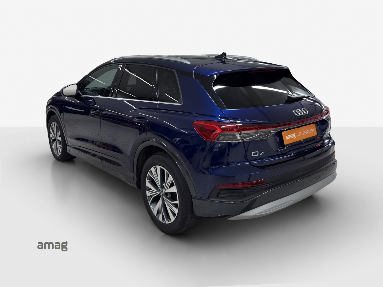 AUDI Q4 e-tron 45 quattro-image-2
