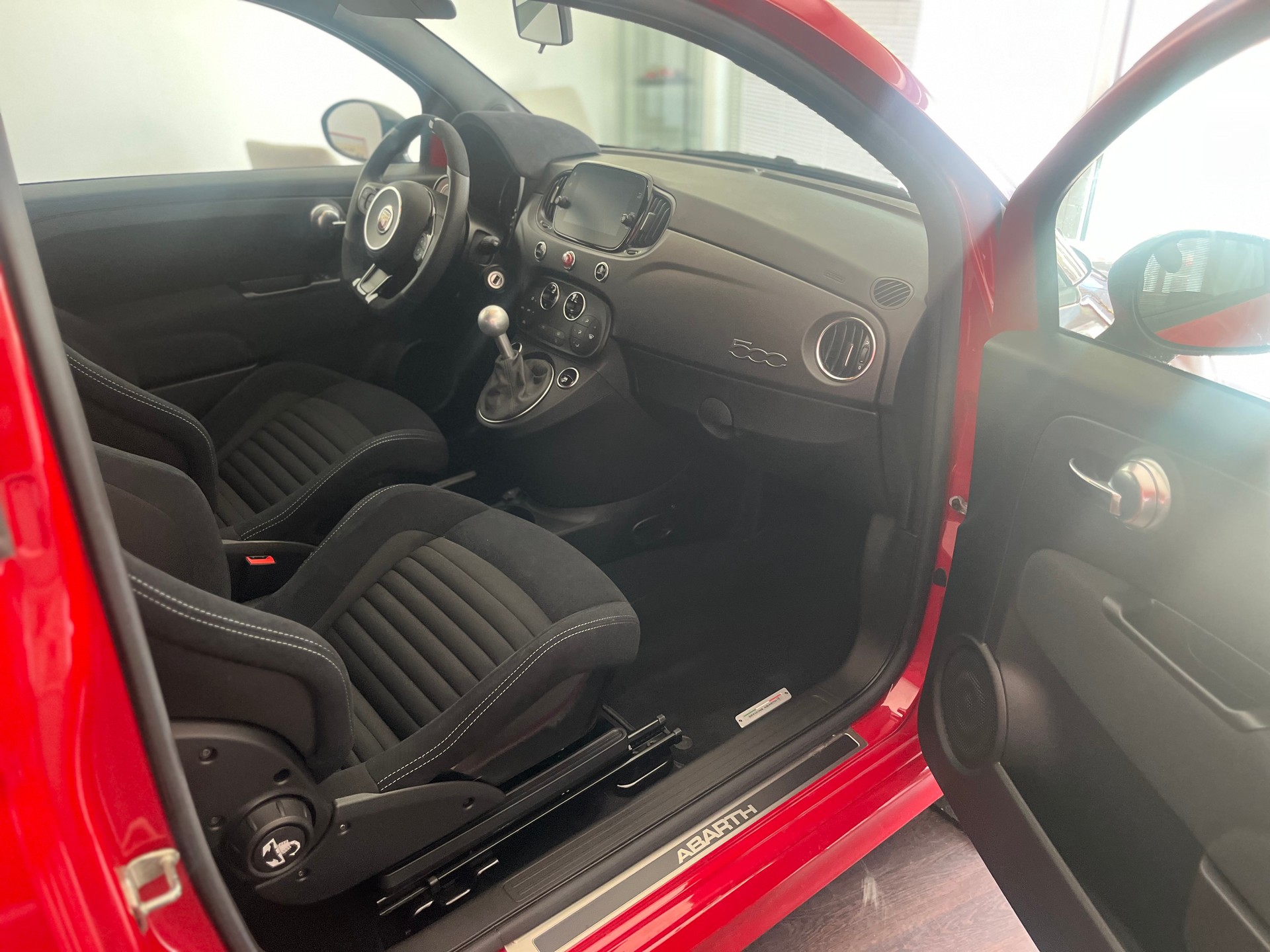 FIAT 695 1.4 16V Turbo Abarth Turismo-image-6