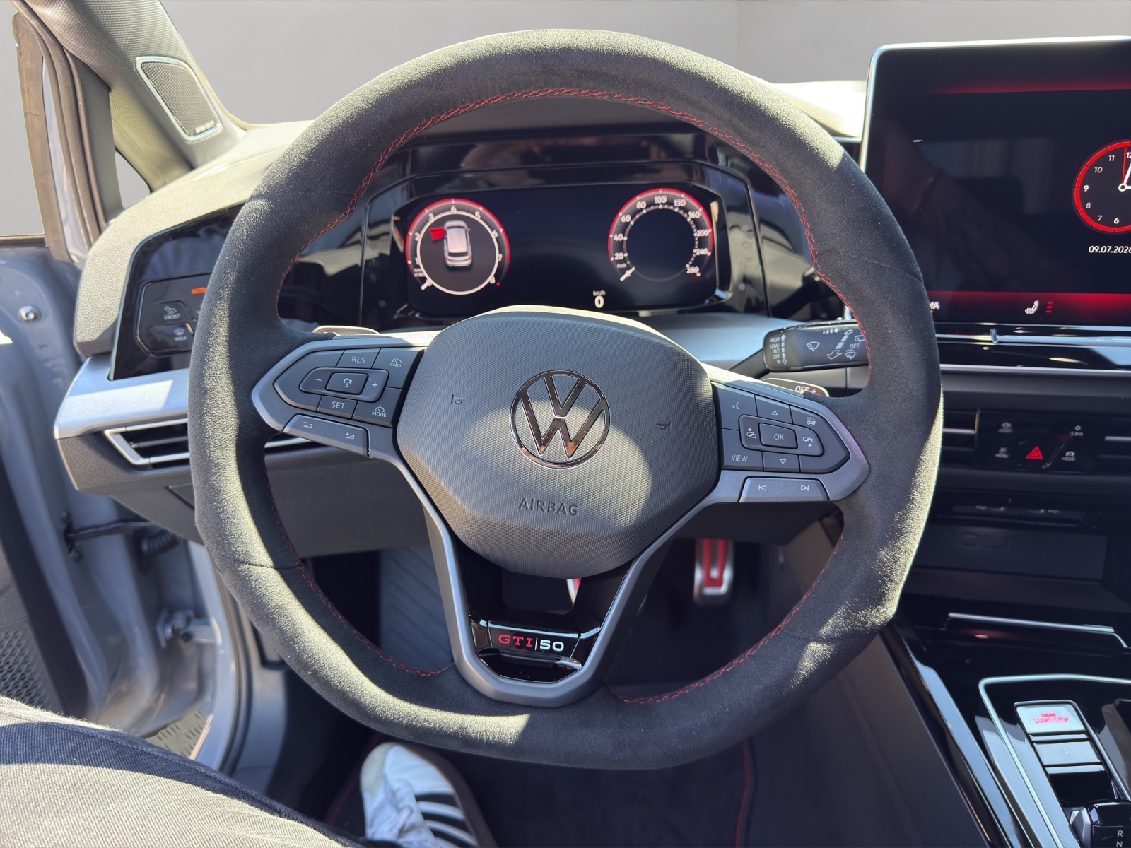 VW Golf 2.0 TSI GTI Edition 50 DSG-image-10