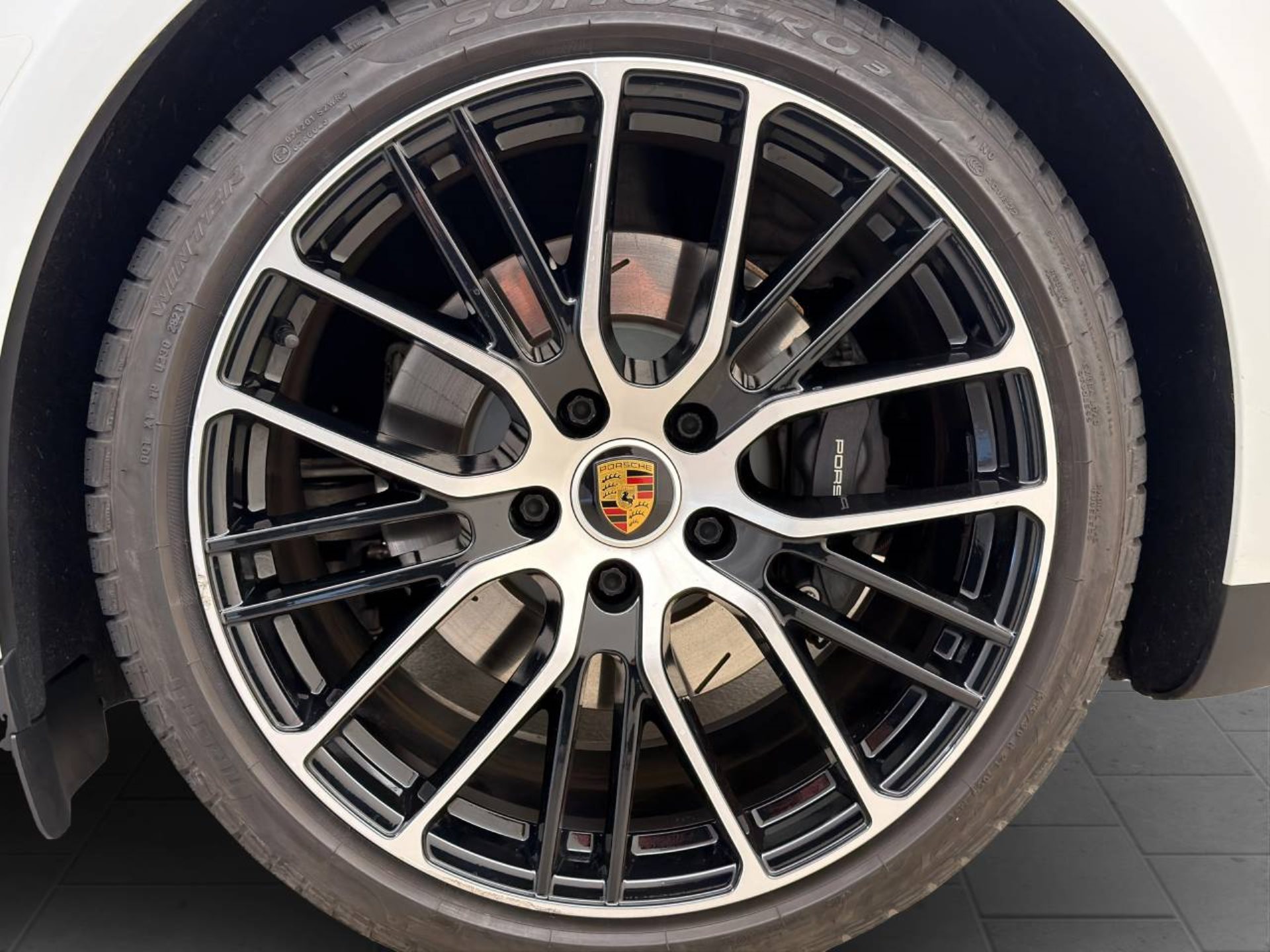 PORSCHE Panamera 4 E-Hybrid Sport Turismo-image-11