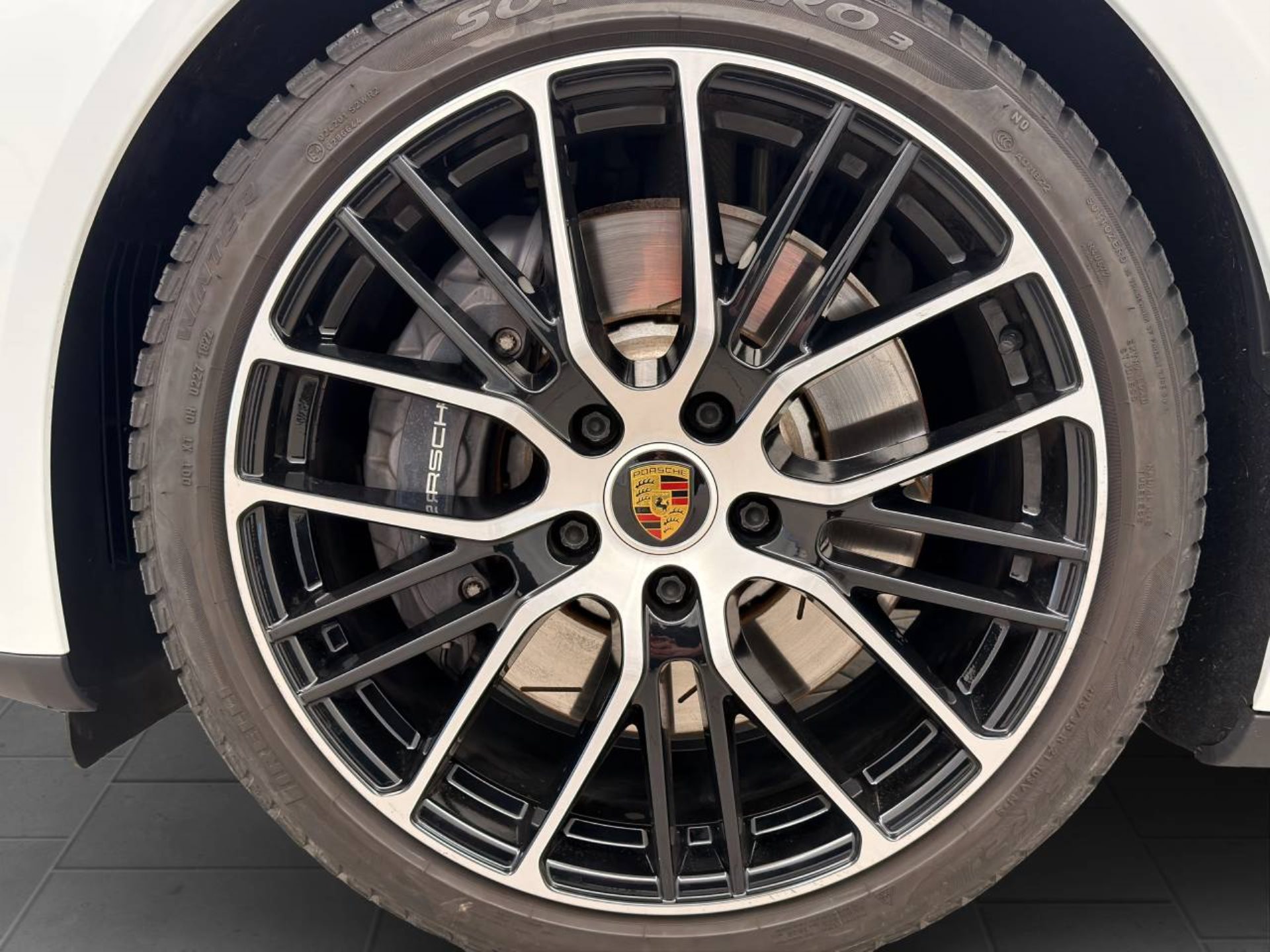 PORSCHE Panamera 4 E-Hybrid Sport Turismo-image-10