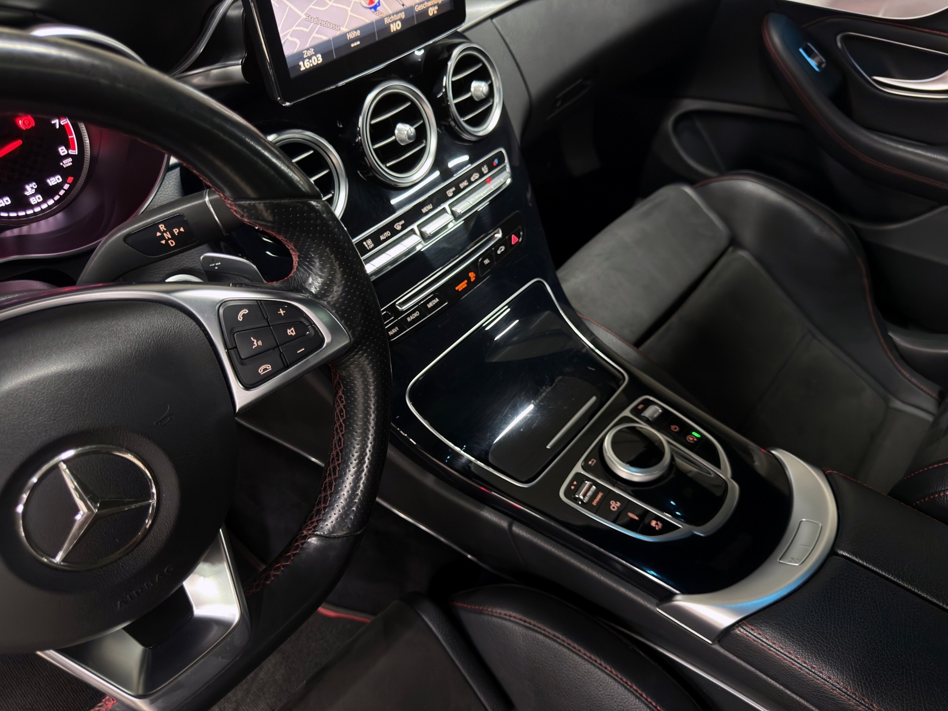 MERCEDES-BENZ C 43 AMG 4Matic 9G-tronic-image-24