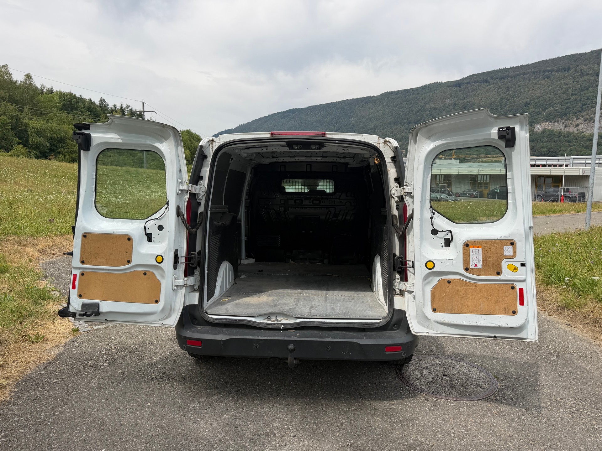 FORD TRANSIT C0NNECT VAN T210 1.0 ECOBOOST . LÄUFT GUT !! MIT KLIMA + NAVI +AHK...PREIS NETTO 3`900.--image-8