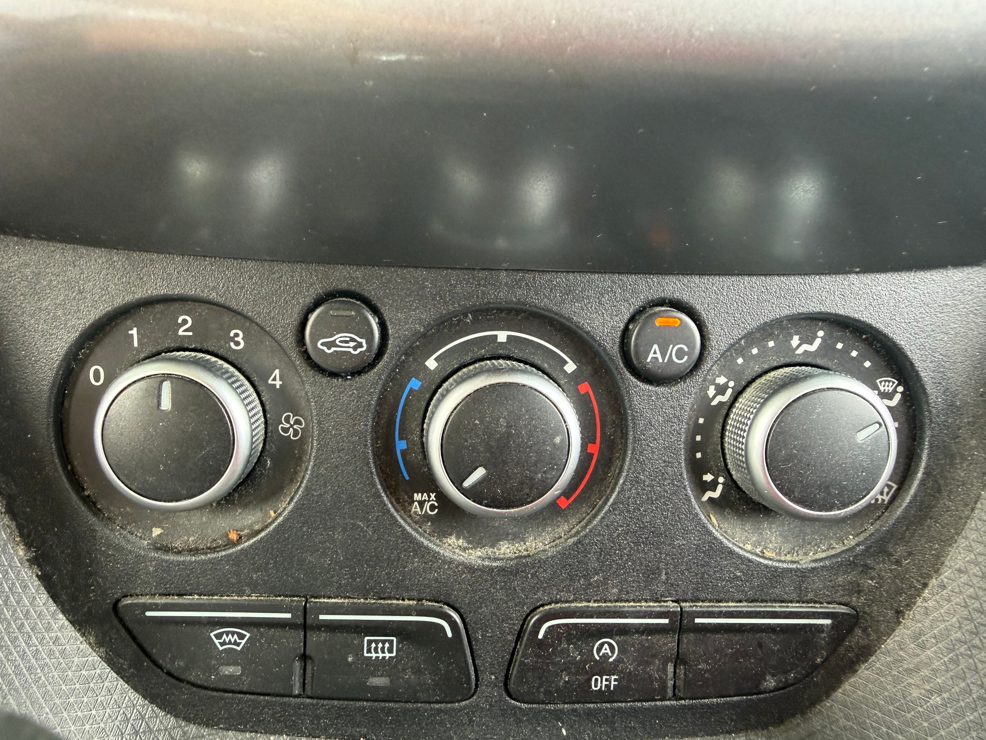 FORD TRANSIT C0NNECT VAN T210 1.0 ECOBOOST . LÄUFT GUT !! MIT KLIMA + NAVI +AHK...PREIS NETTO 3`900.--image-15