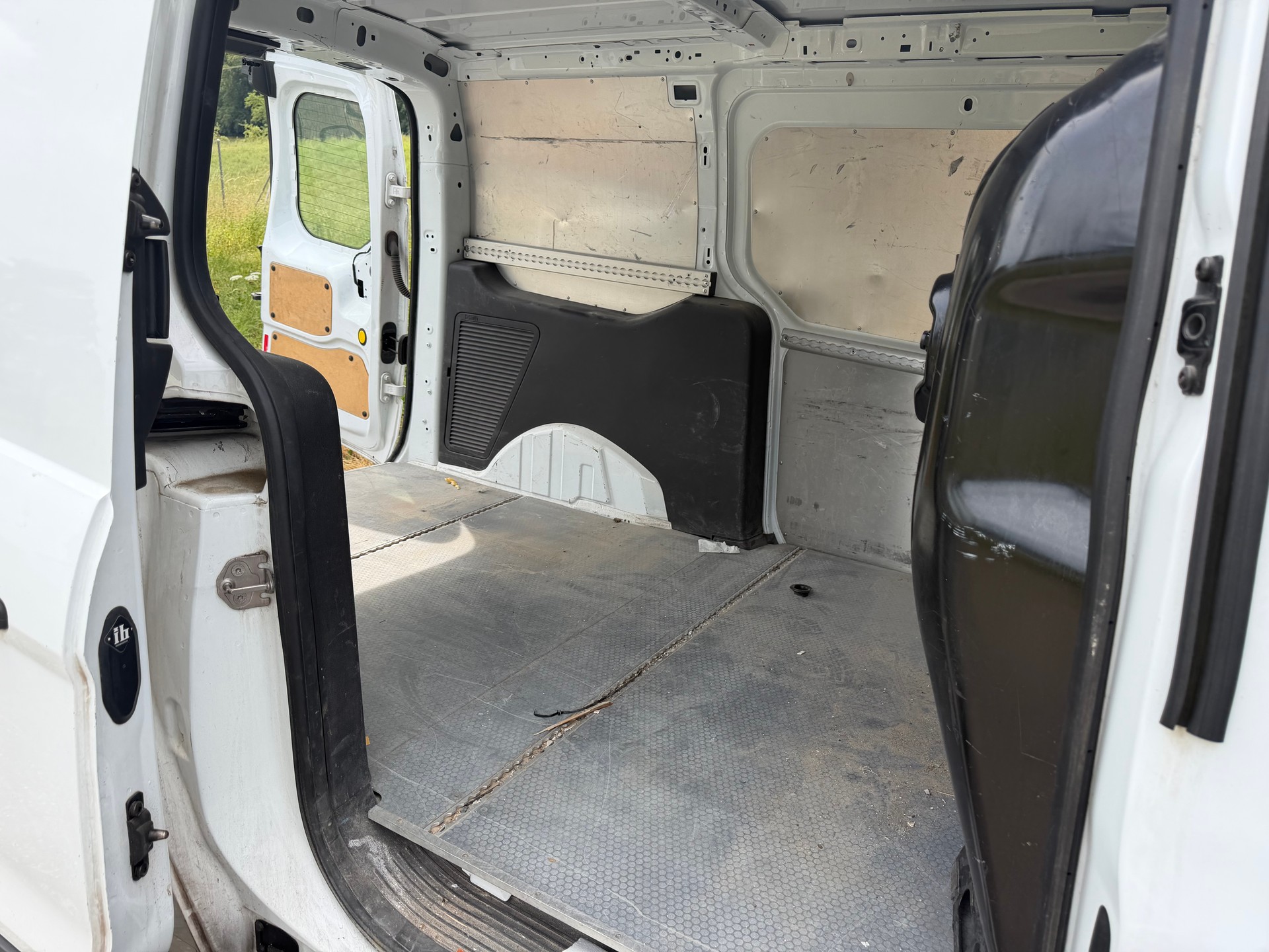 FORD TRANSIT C0NNECT VAN T210 1.0 ECOBOOST . LÄUFT GUT !! MIT KLIMA + NAVI +AHK...PREIS NETTO 3`900.--image-30