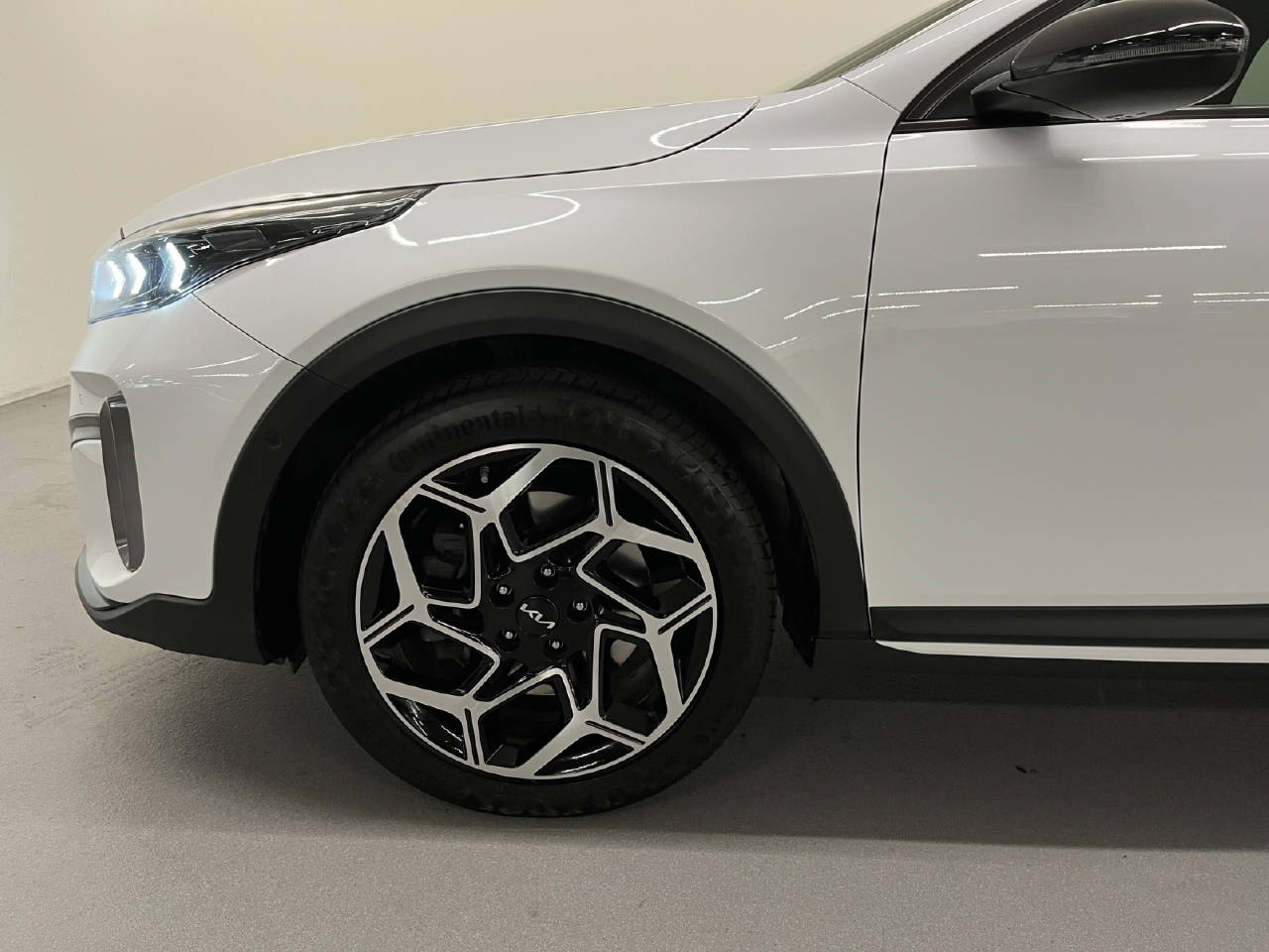 KIA XCeed 1.6 T-GDi GT-Line-image-16