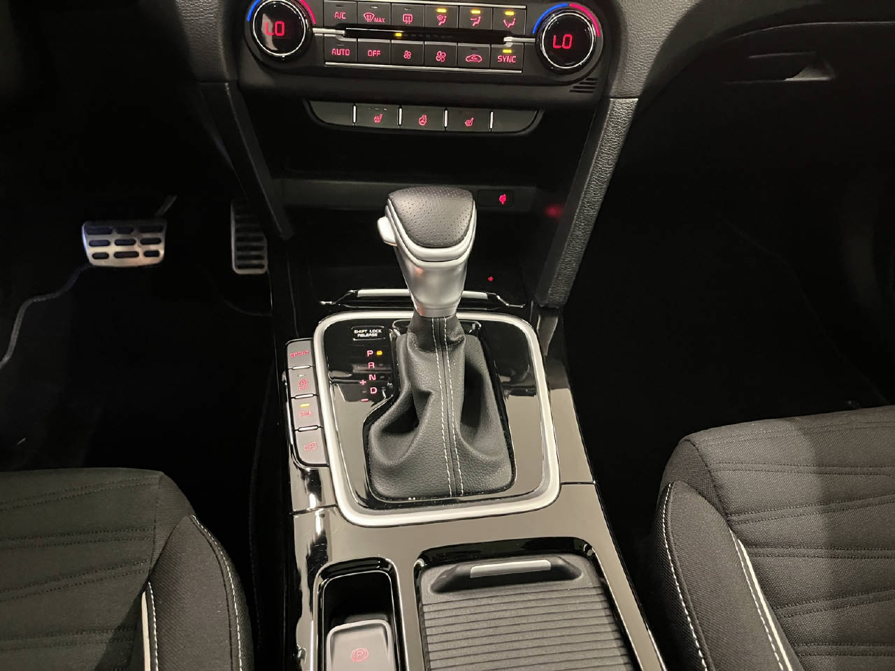 KIA XCeed 1.6 T-GDi GT-Line-image-11