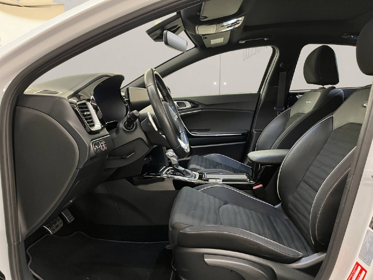 KIA XCeed 1.6 T-GDi GT-Line-image-6