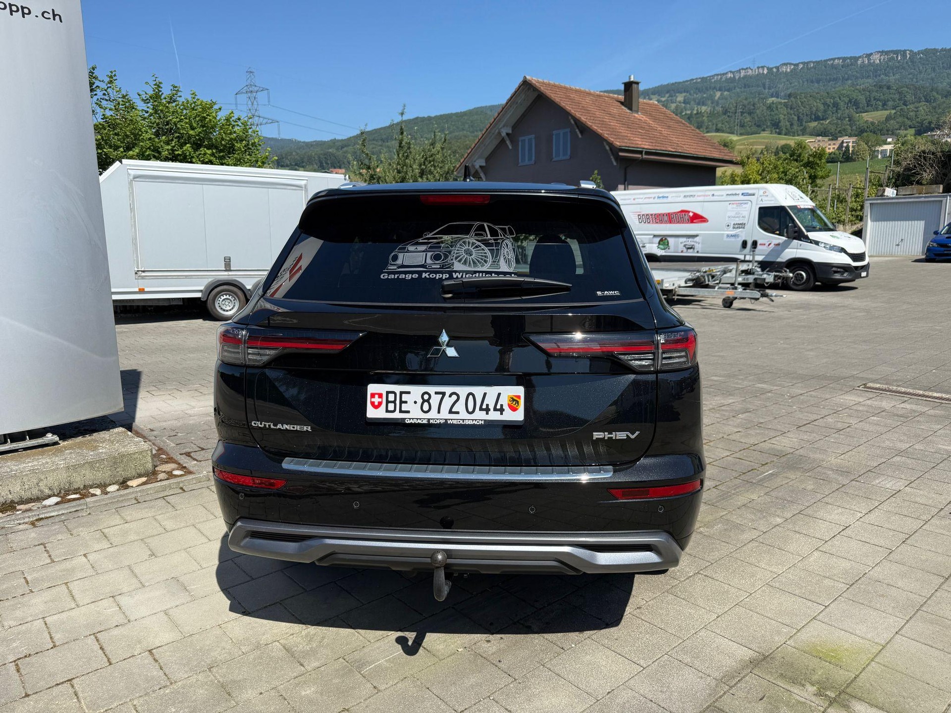MITSUBISHI Outlander 2.4 PHEV Instyle 4x4-image-1