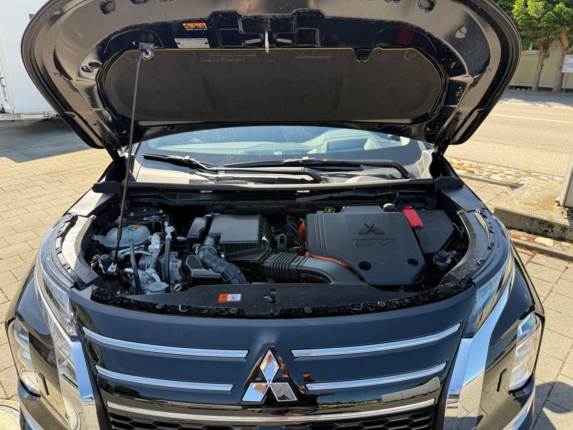 MITSUBISHI Outlander 2.4 PHEV Instyle 4x4-image-11
