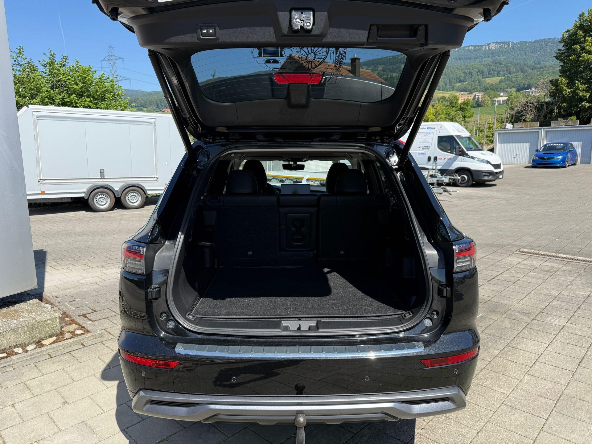 MITSUBISHI Outlander 2.4 PHEV Instyle 4x4-image-13