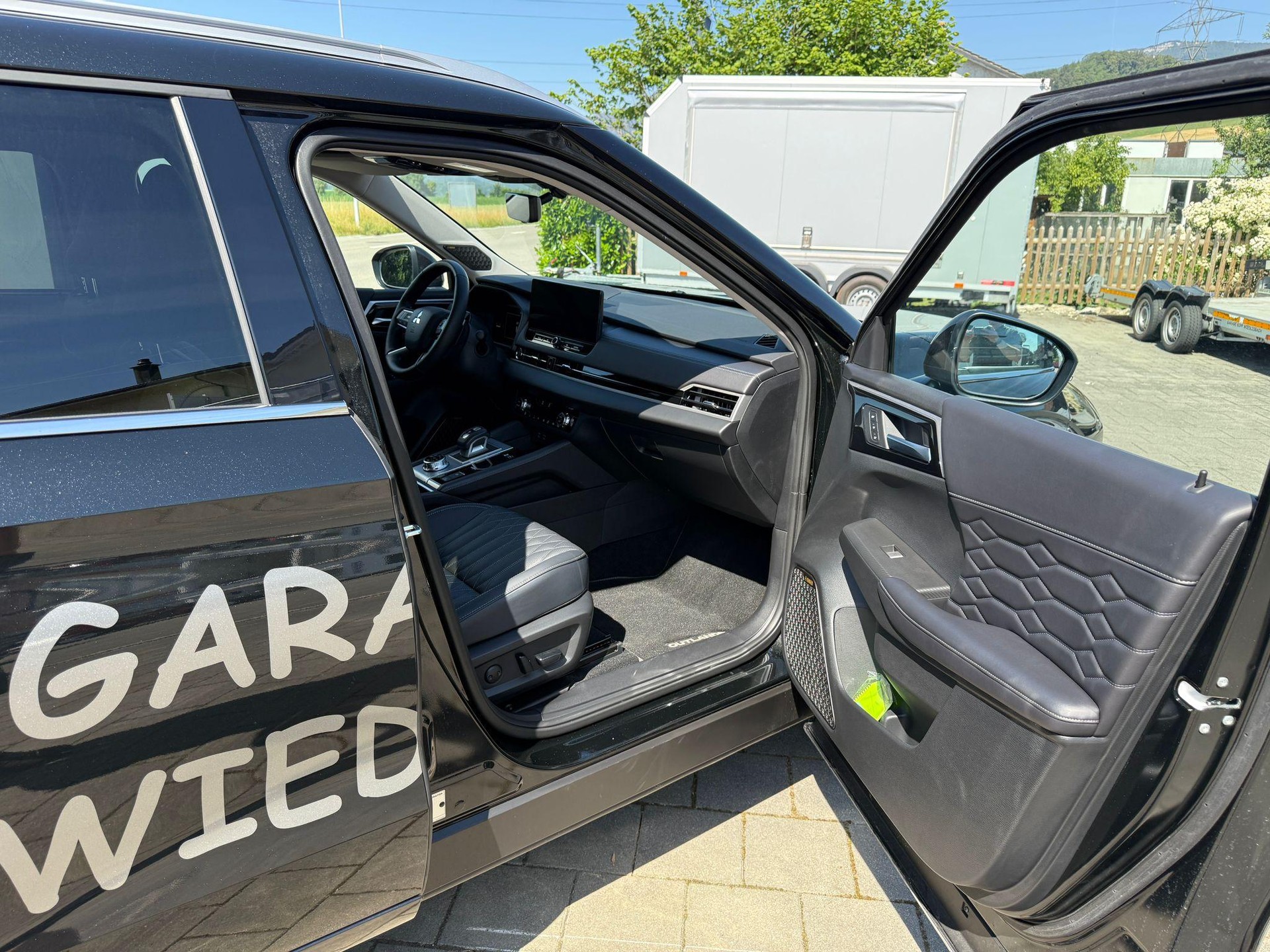 MITSUBISHI Outlander 2.4 PHEV Instyle 4x4-image-10