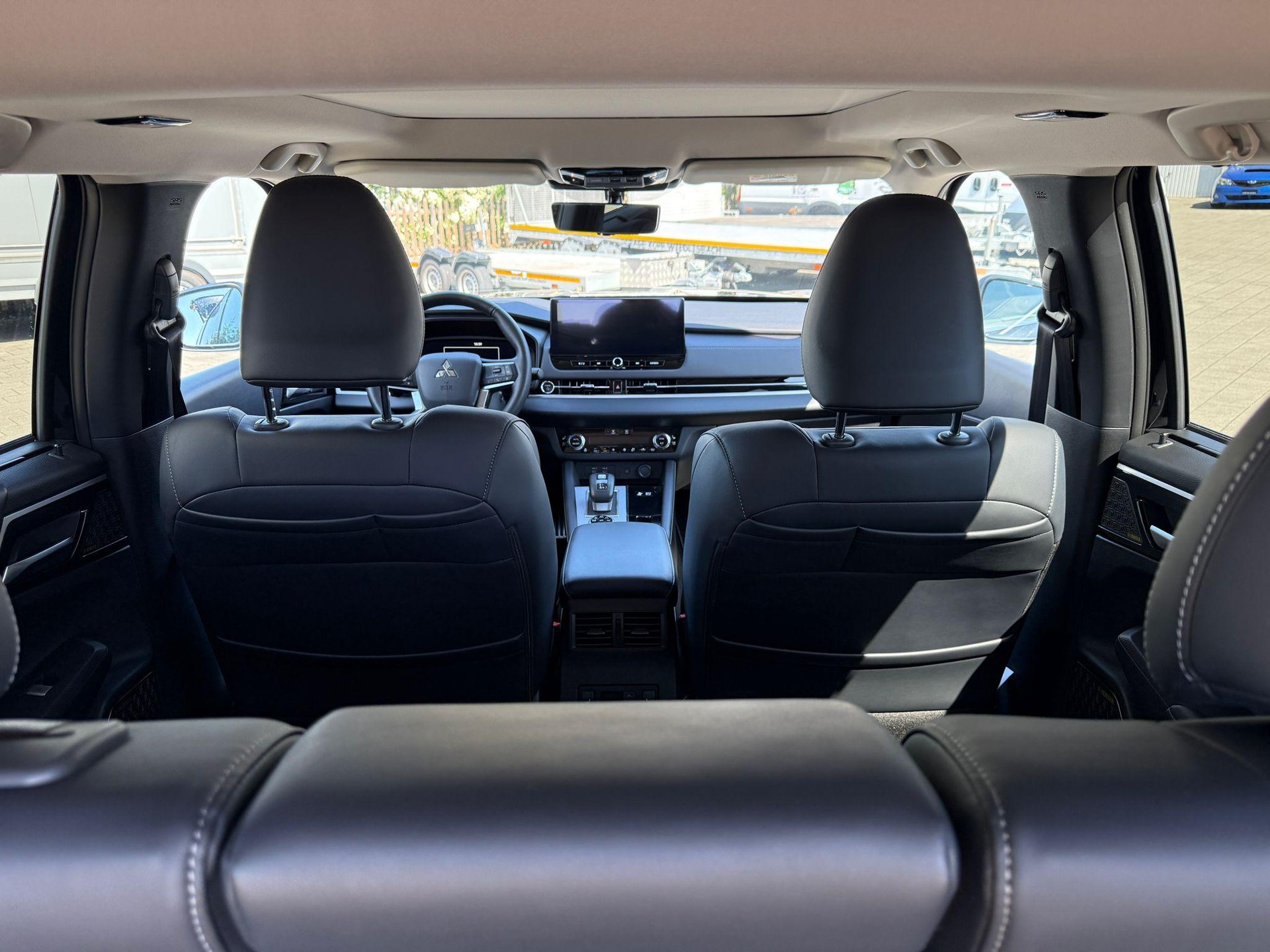 MITSUBISHI Outlander 2.4 PHEV Instyle 4x4-image-8