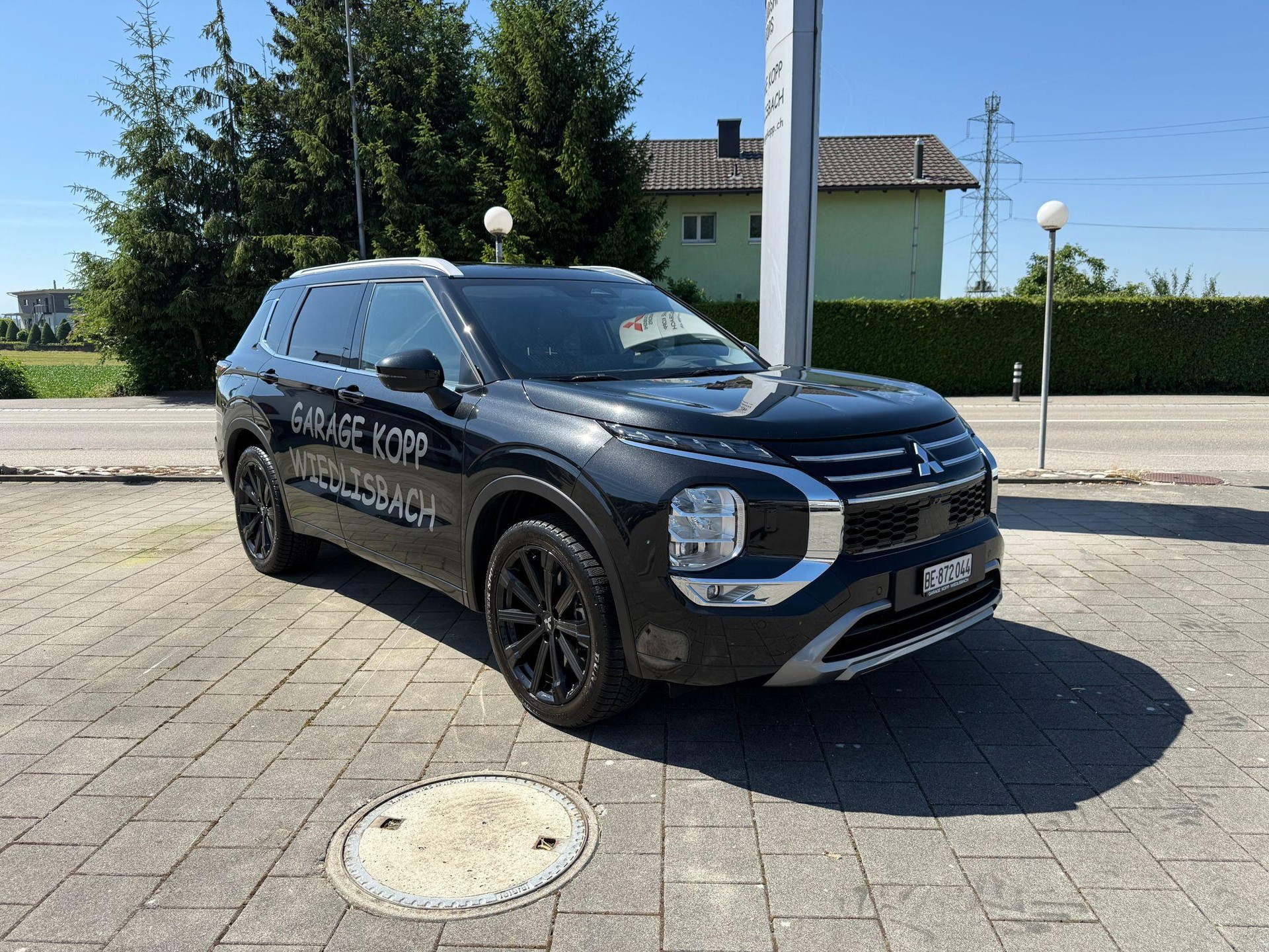 MITSUBISHI Outlander 2.4 PHEV Instyle 4x4-image-0