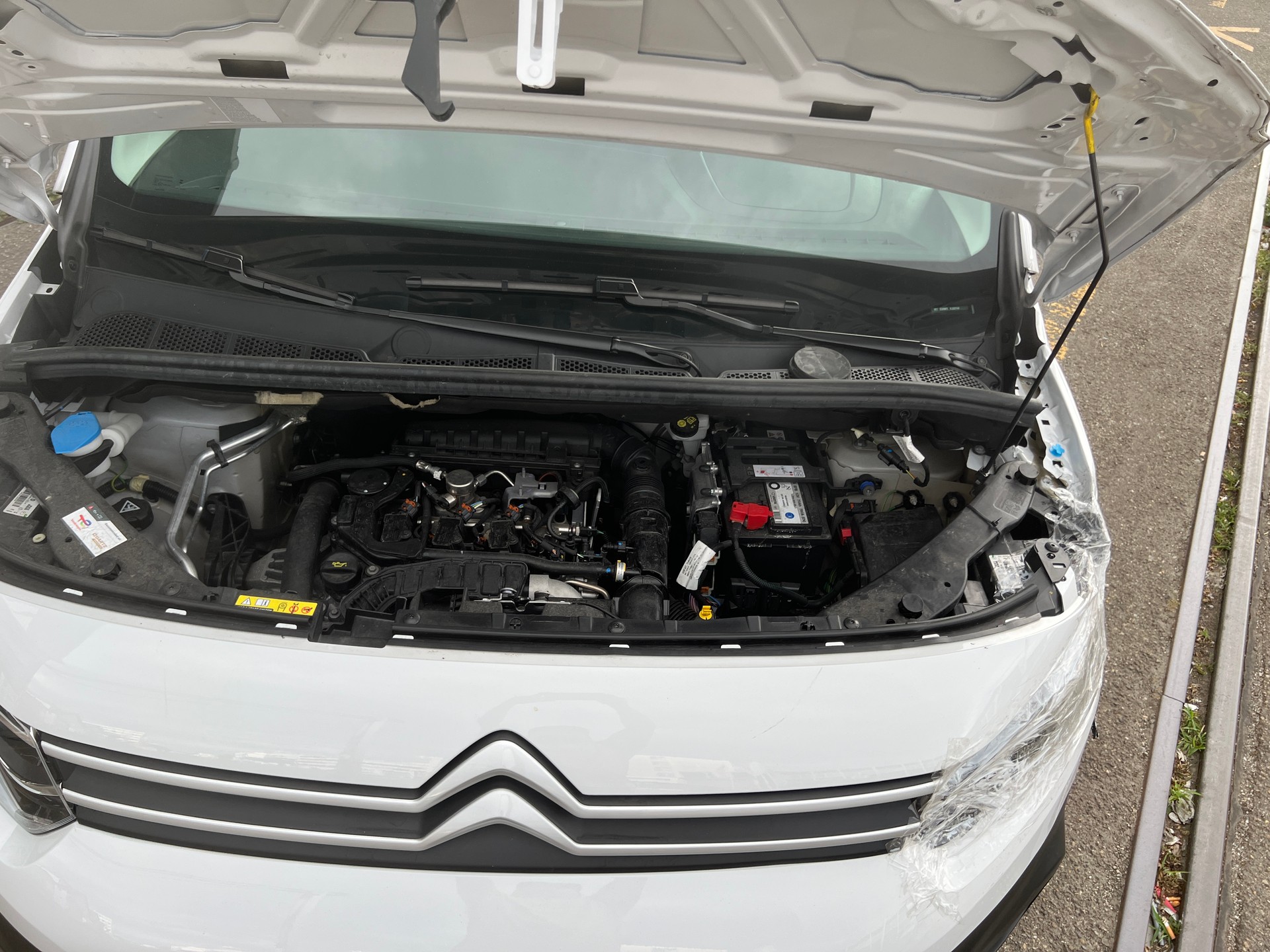 CITROEN Berlingo Van 1.2 Pure Tech 110 s/s Swiss Edition-image-14