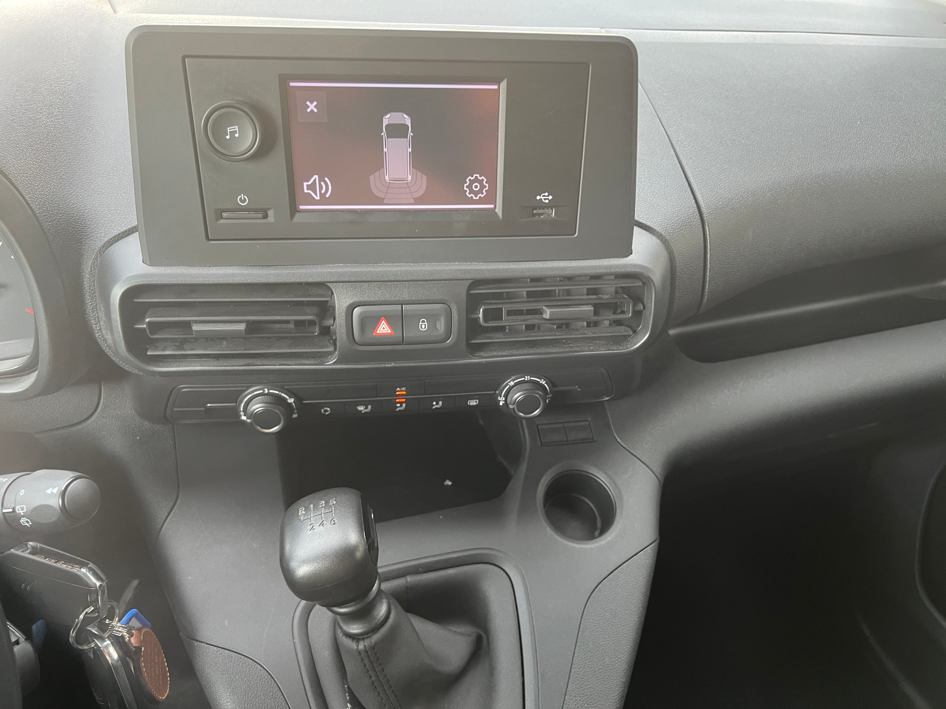 CITROEN Berlingo Van 1.2 Pure Tech 110 s/s Swiss Edition-image-13