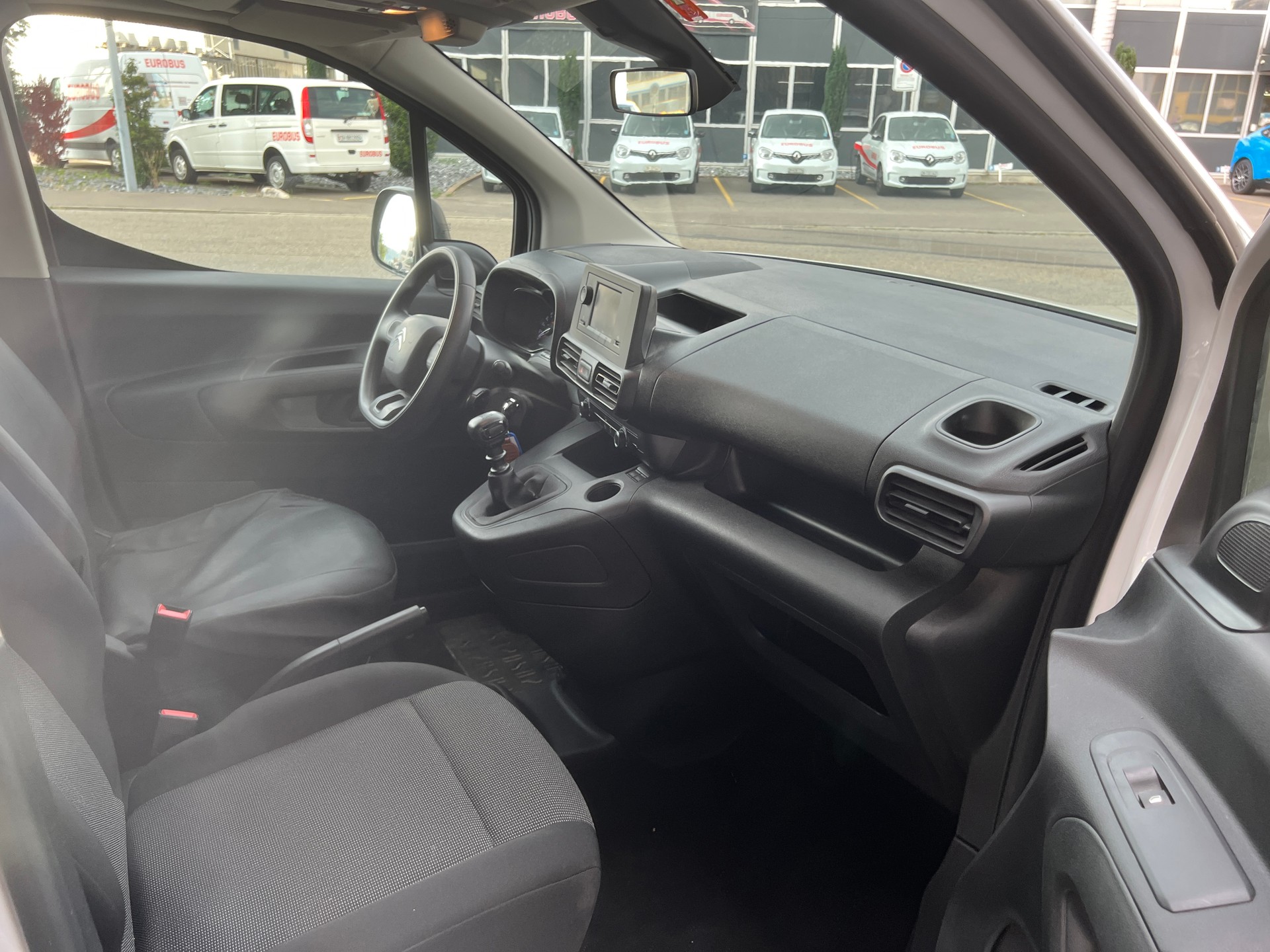 CITROEN Berlingo Van 1.2 Pure Tech 110 s/s Swiss Edition-image-8