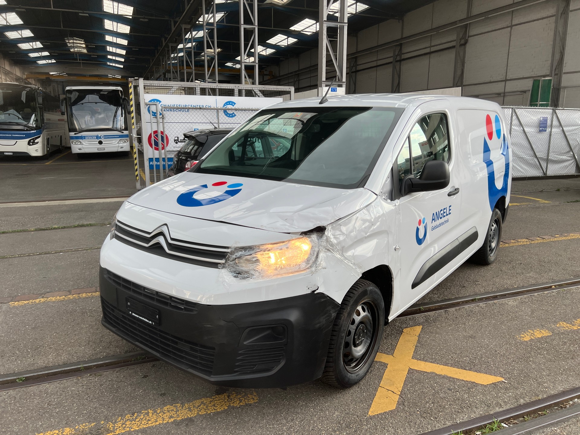 CITROEN Berlingo Van 1.2 Pure Tech 110 s/s Swiss Edition-image-0