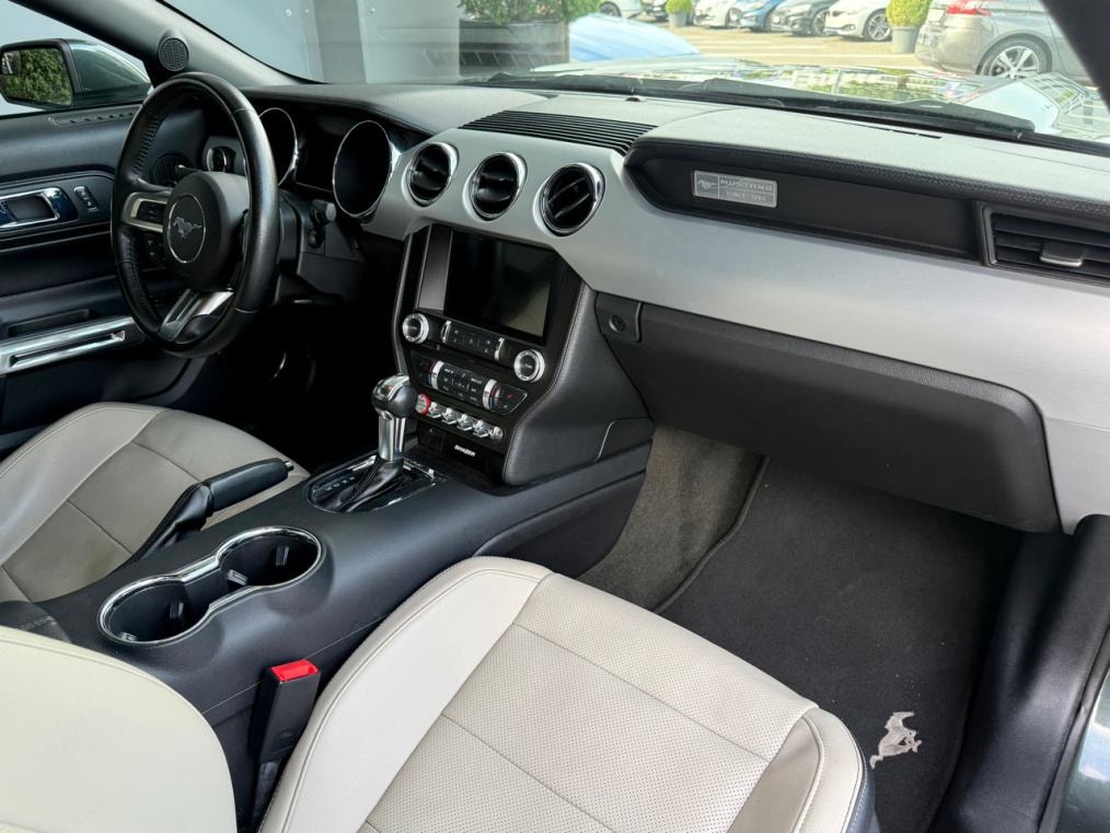 FORD Mustang Fastback 2.3 Automat-image-7